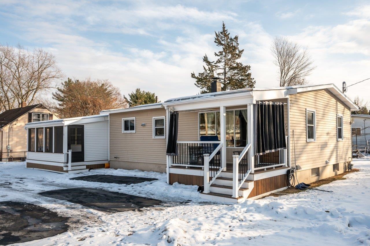 Photo of 172 Ledge Street Nashua NH 03060