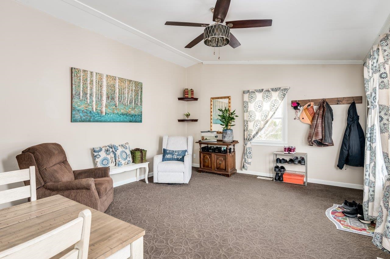 172 Ledge St, Nashua, NH 03060