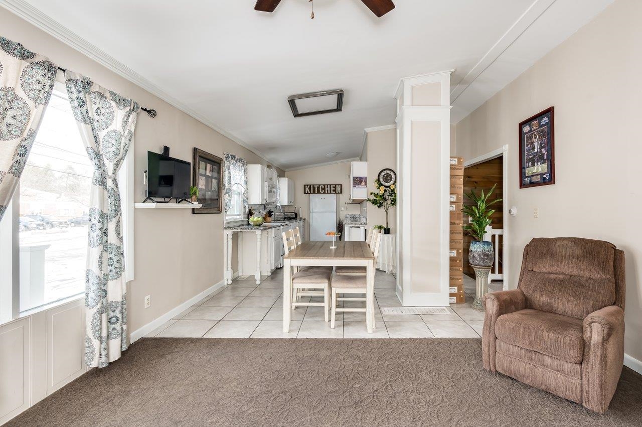 172 Ledge St, Nashua, NH 03060