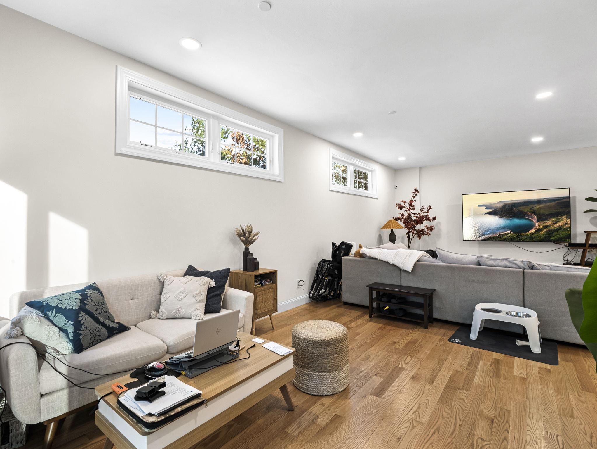 44 Sheffield Way, Londonderry, NH 03053