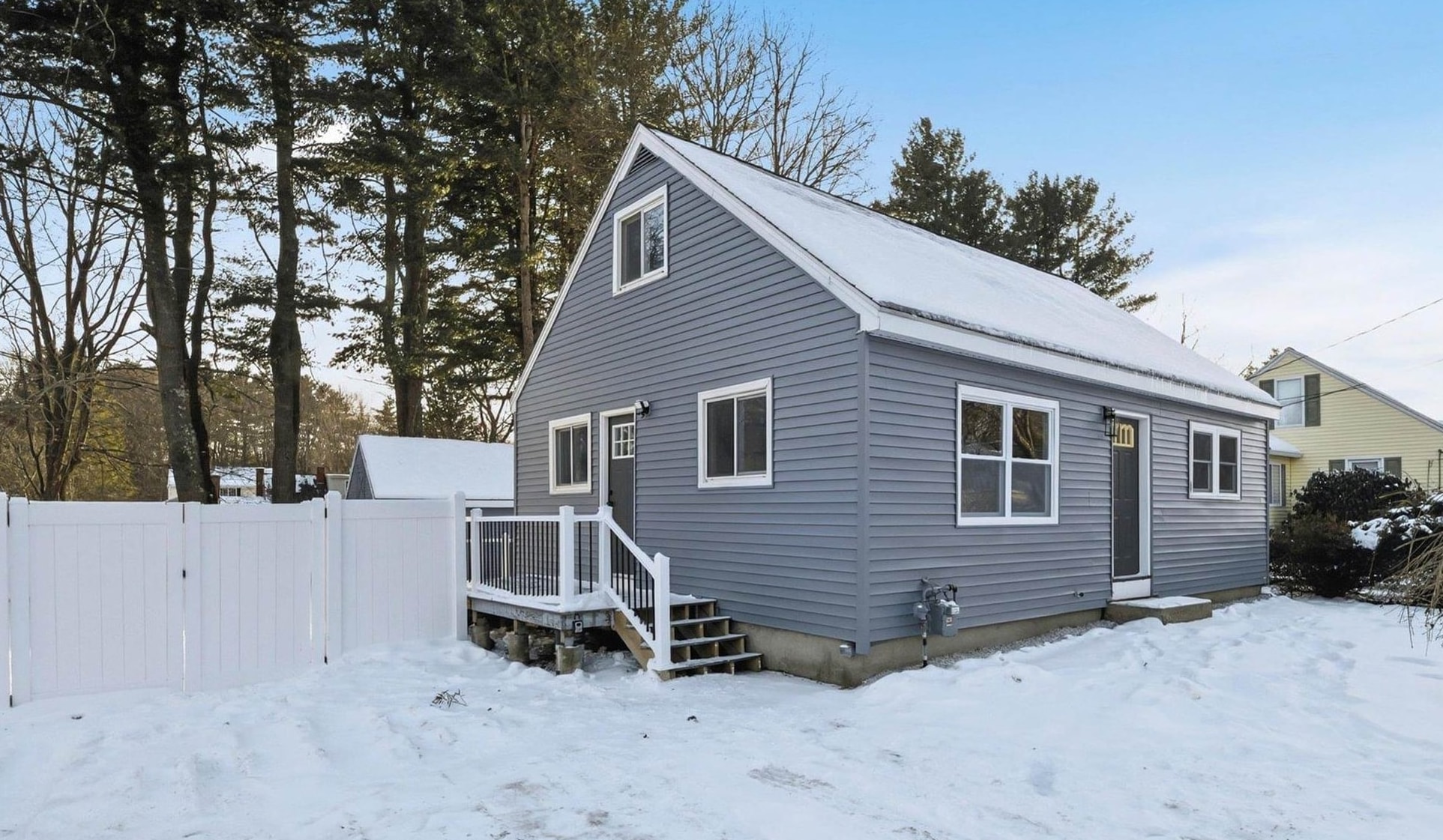 Photo of 1093 Cilley Road Manchester NH 03103