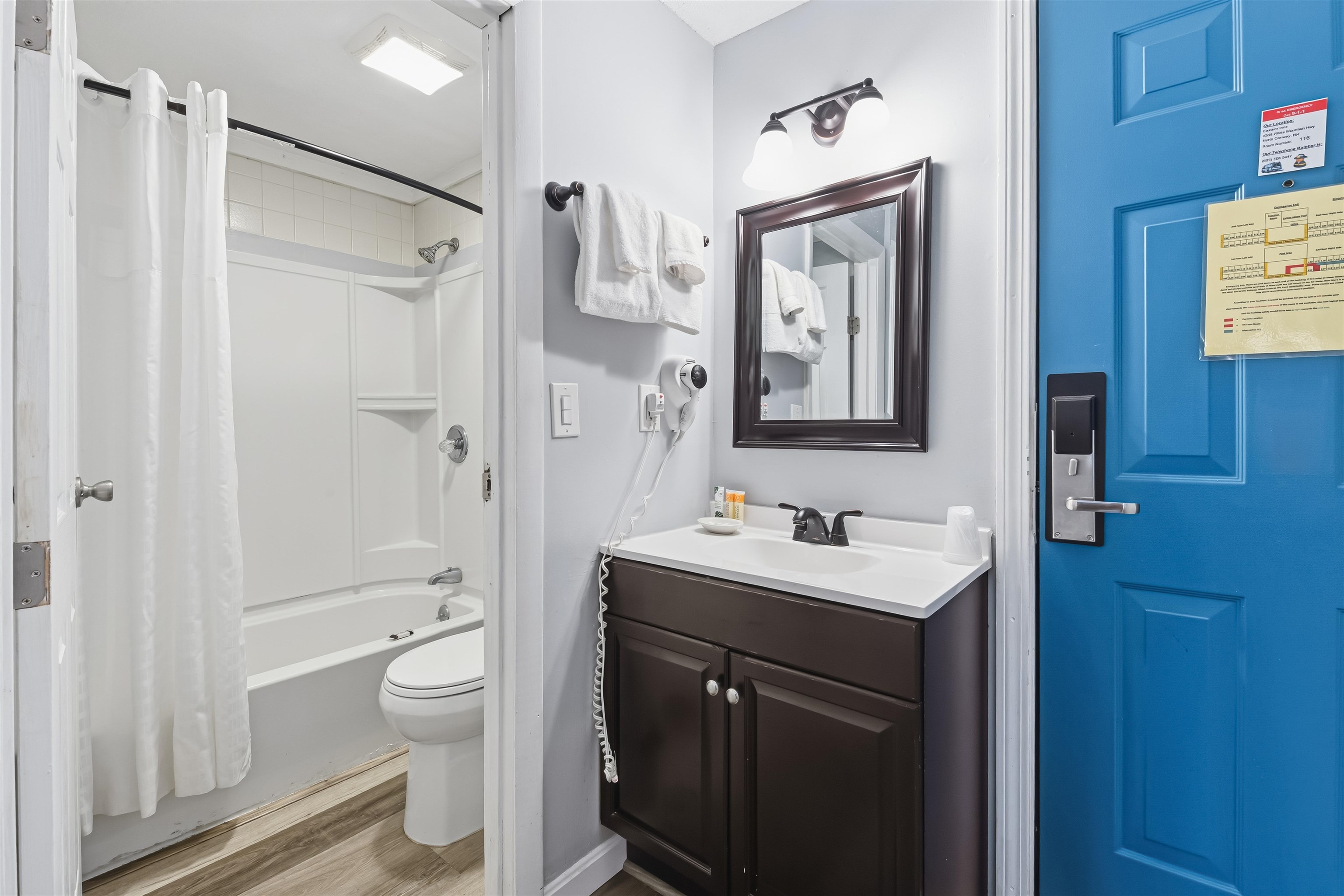 2955 White Mountain Hw, Conway, NH 03860