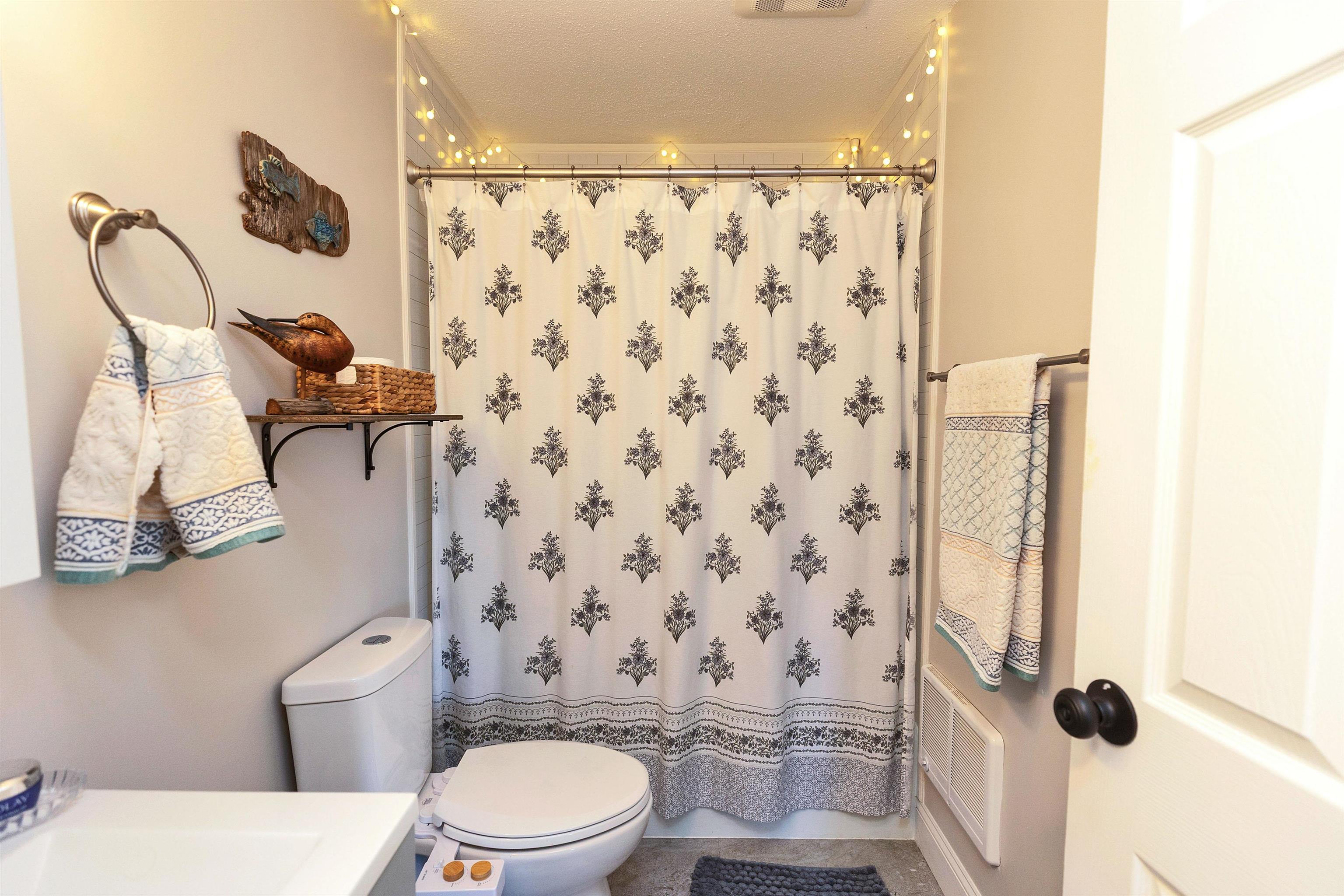 147 Beech St, Manchester, NH 03103