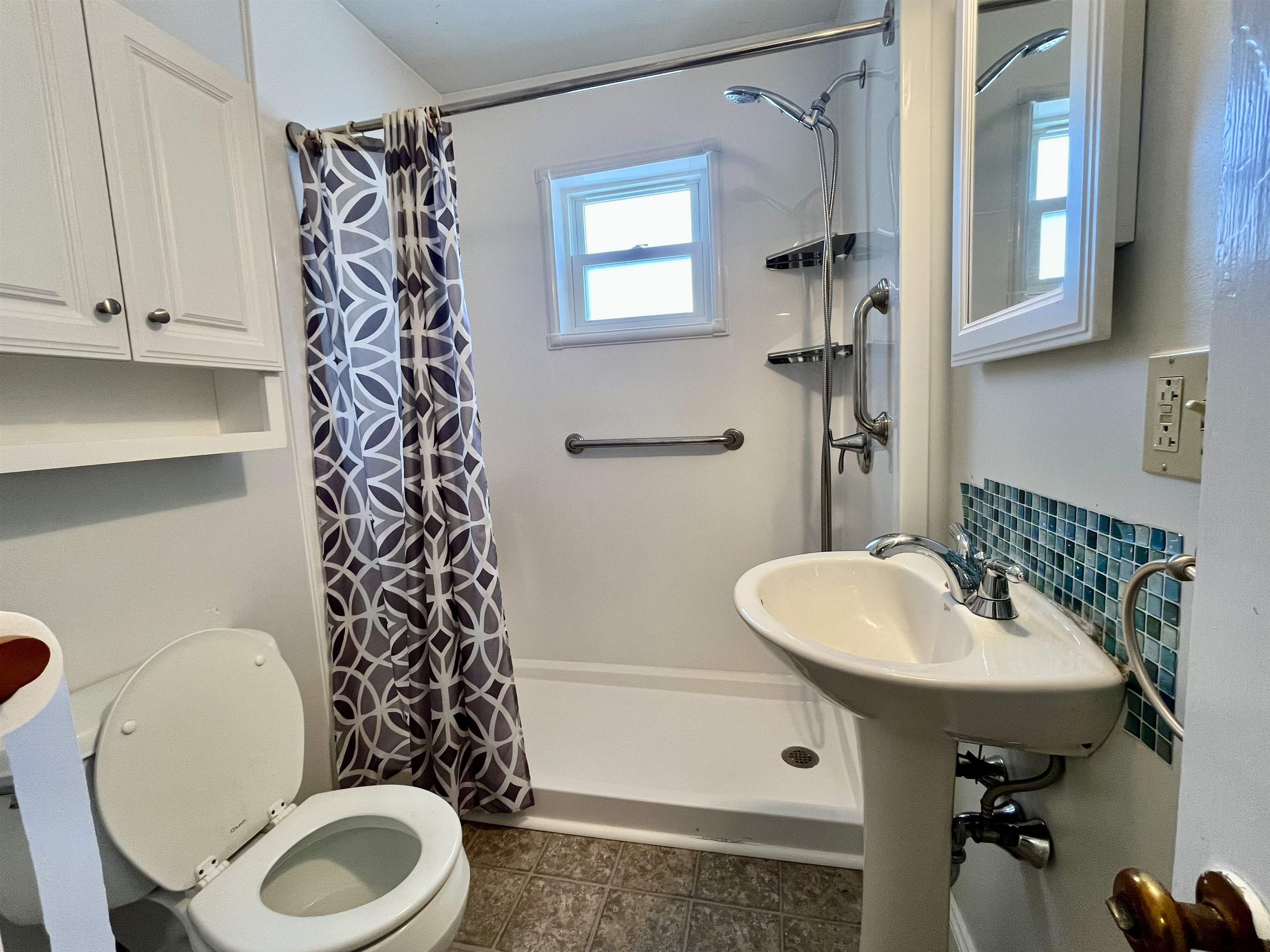 2 Bell St, Gorham, NH 03581