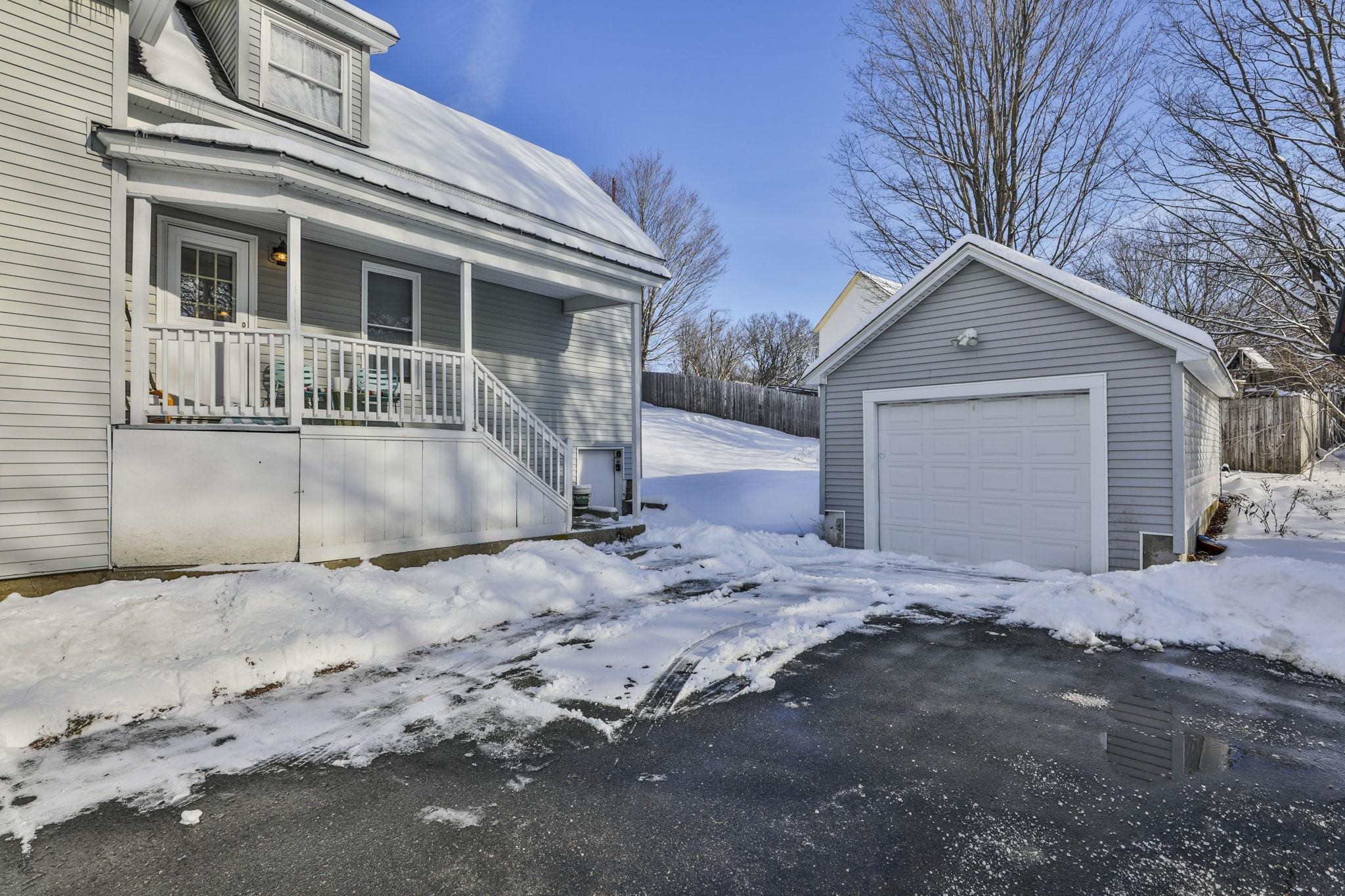 29 Beech St, Newport, NH 03773