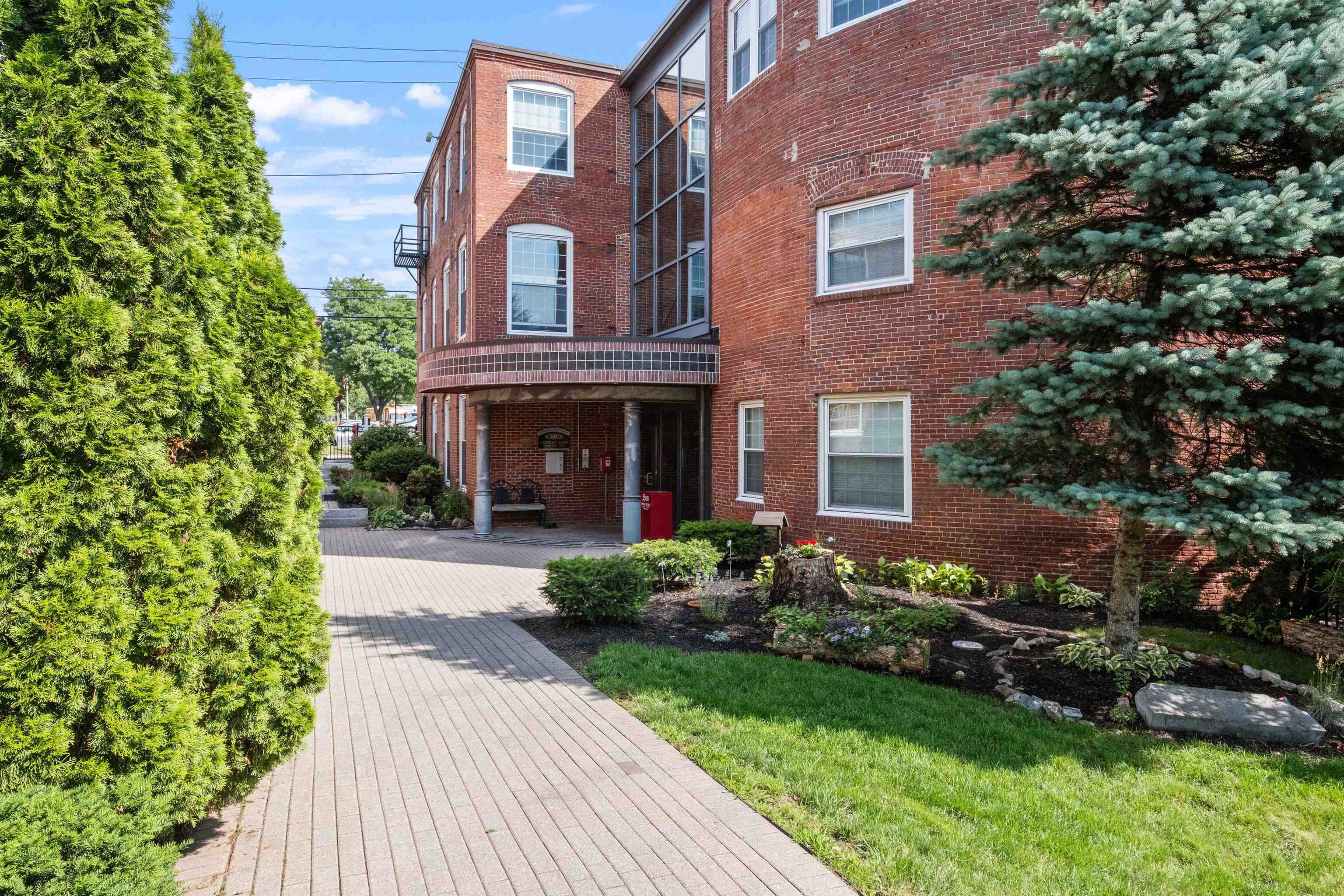 66 Landing Ln, Laconia, NH 03246