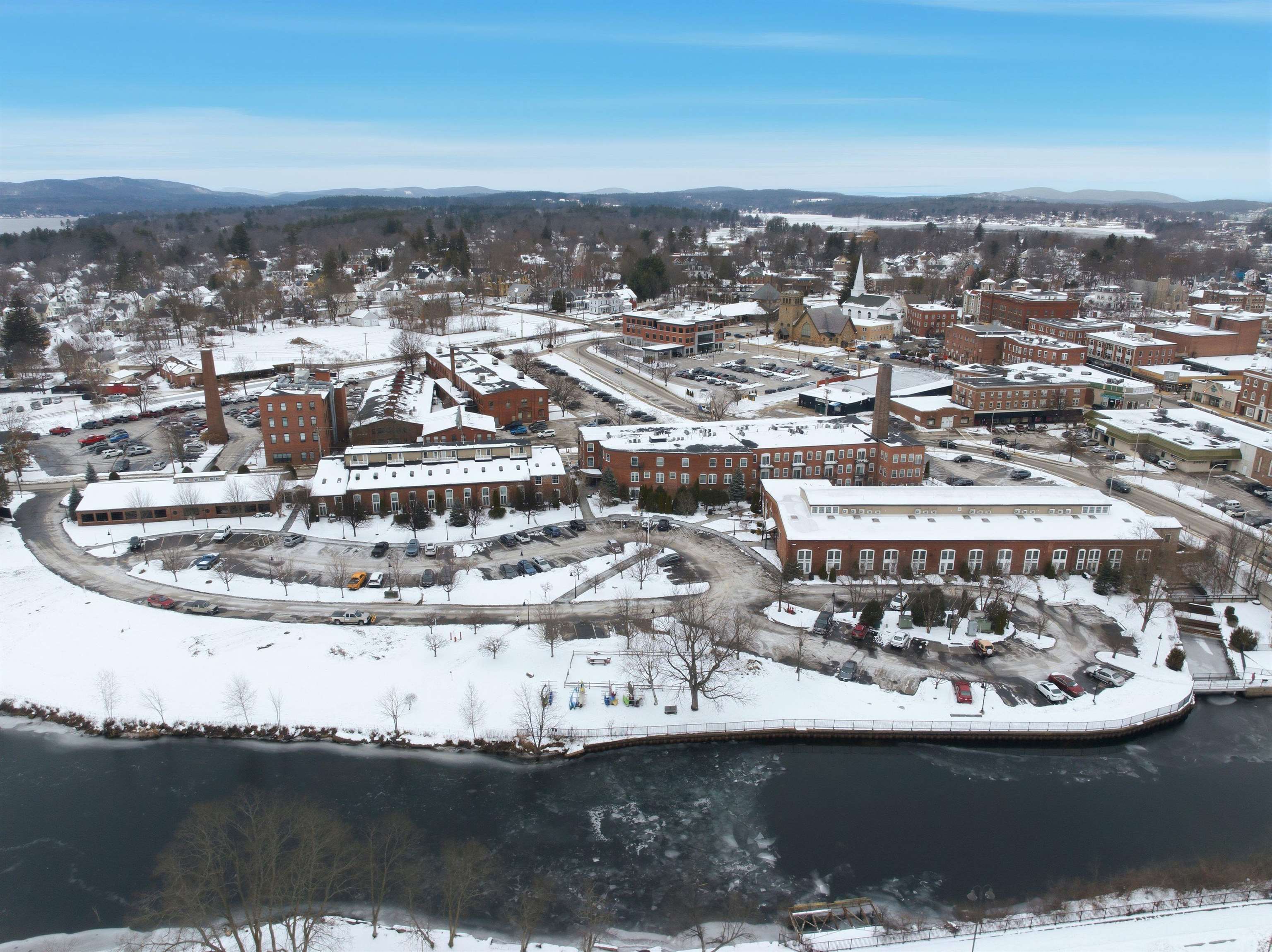 66 Landing Ln, Laconia, NH 03246