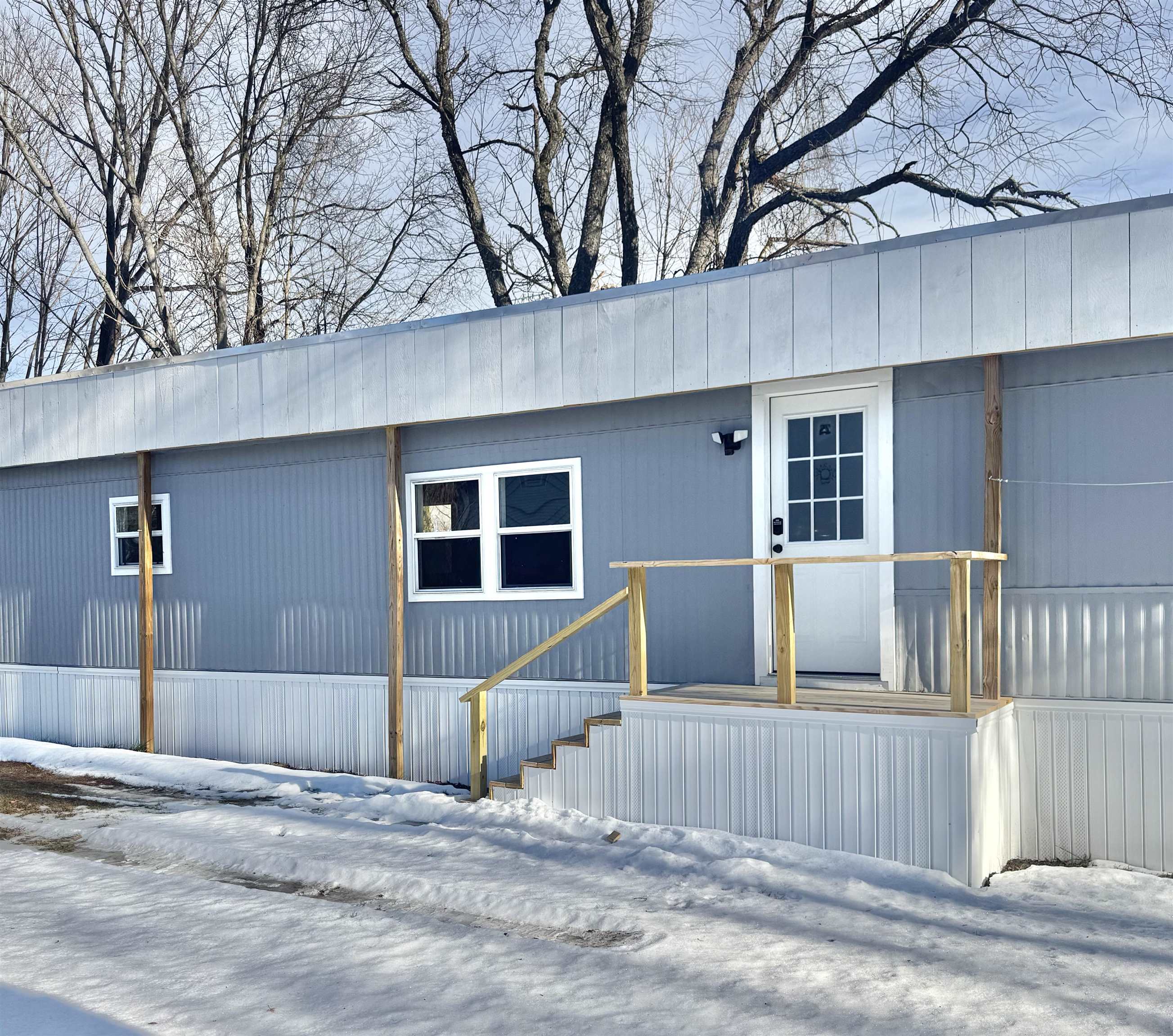 6 Boe Rd, Holderness, NH 03245