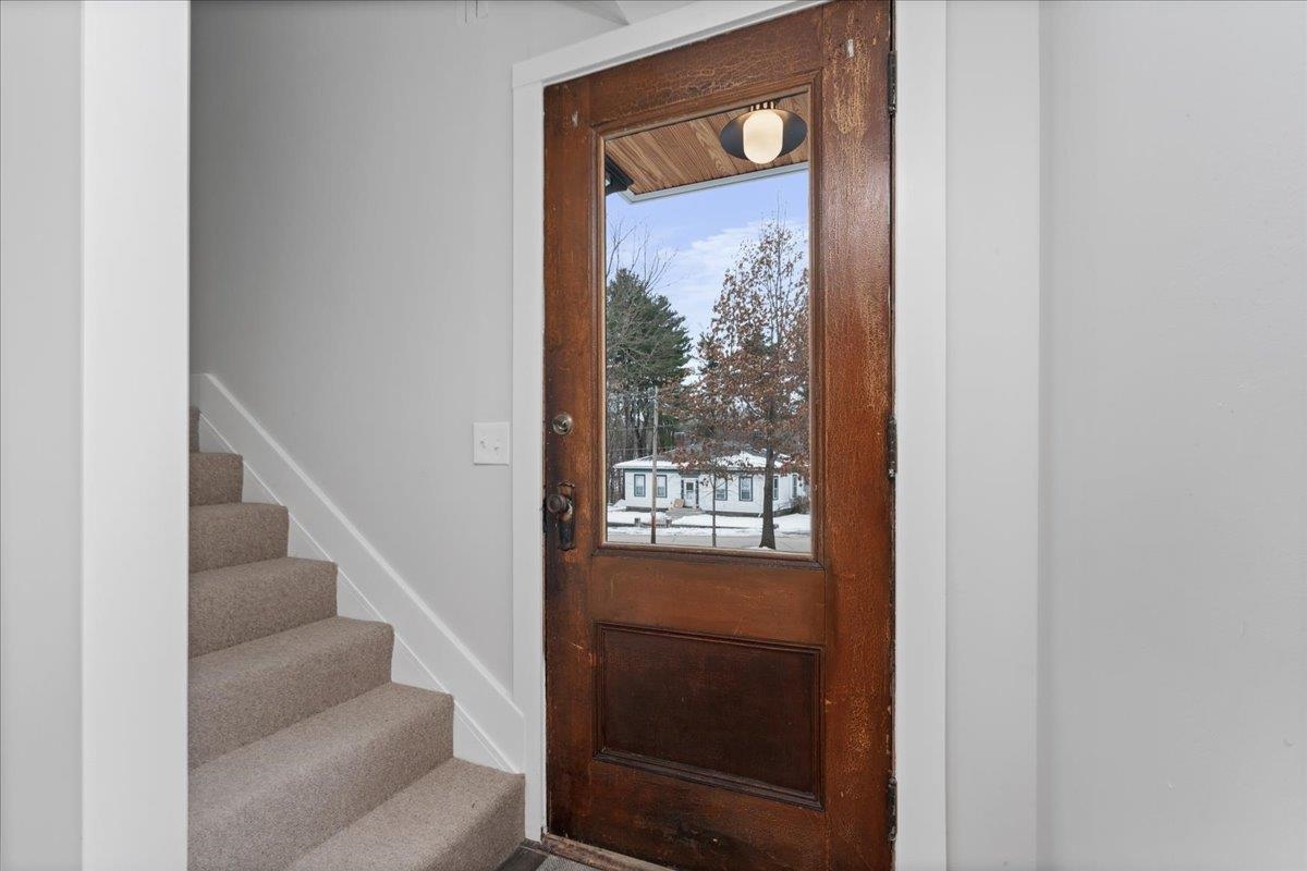 Entry to ADU -  ideal for extended family, work from home, or rental income