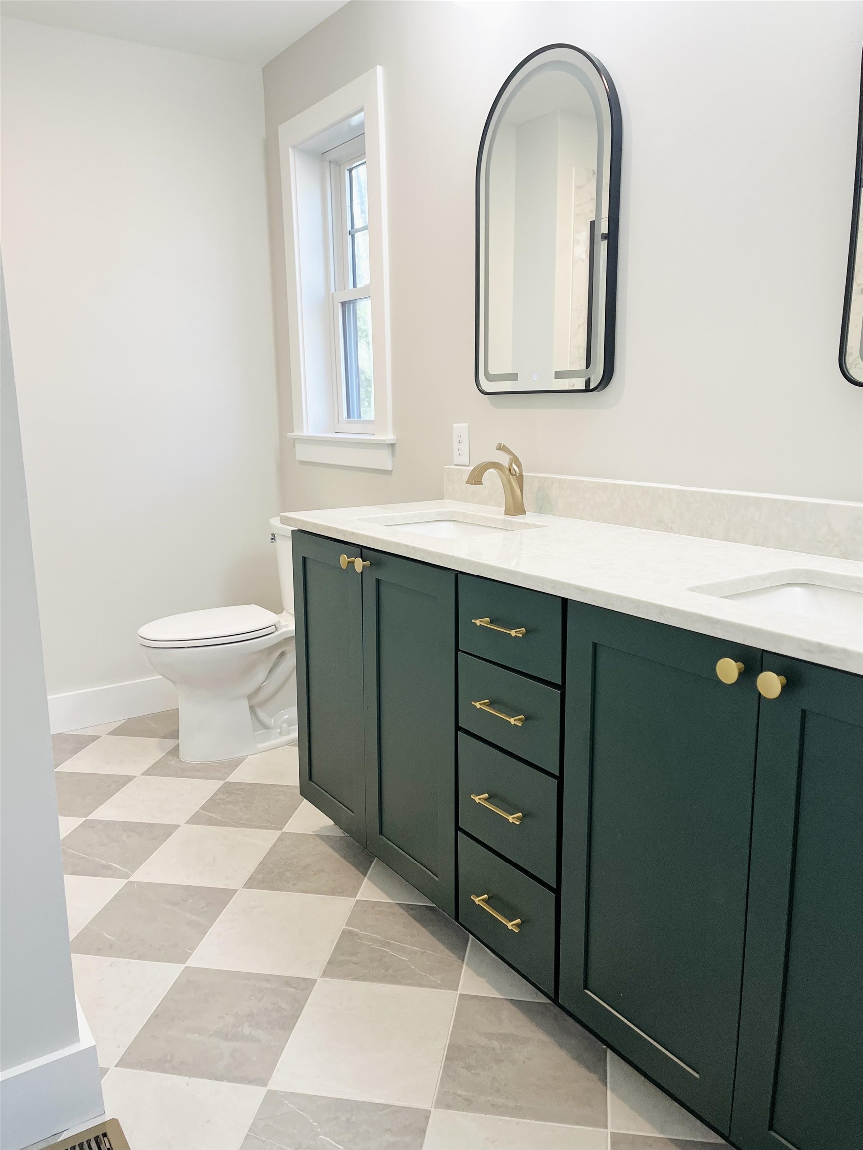 12 Charlotte Dr, Dover, NH 03820