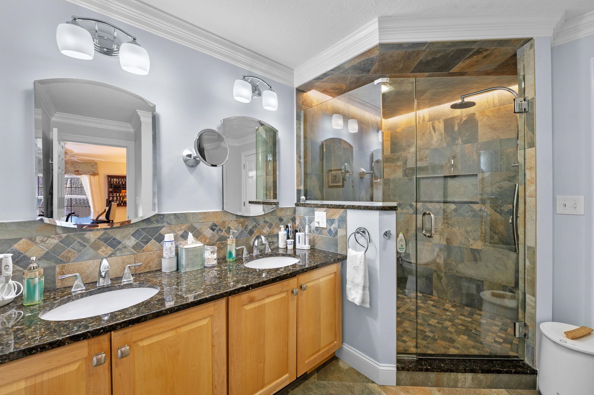 47 Risloves Way, Fremont, NH 03044