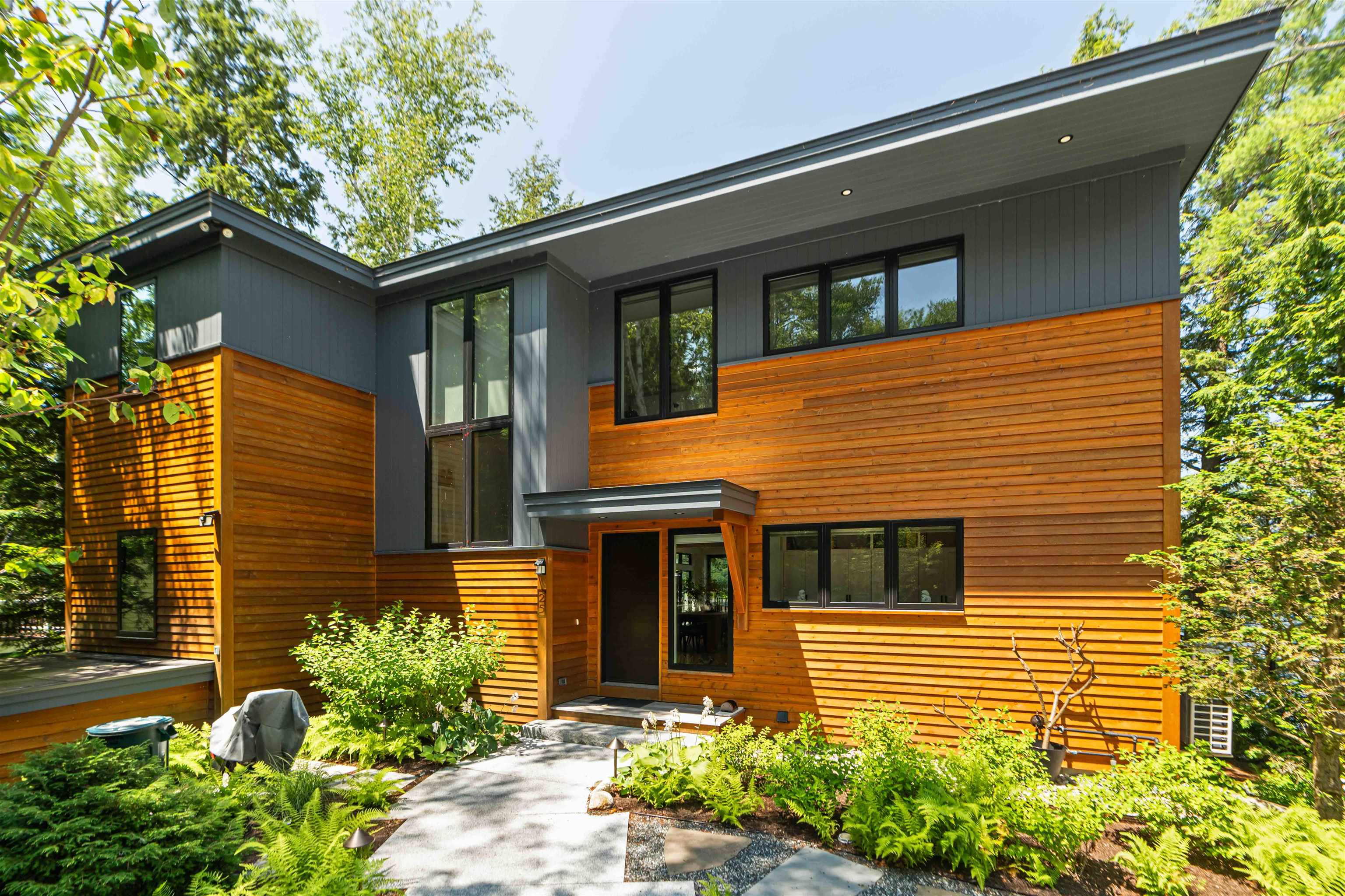 25 Birch Point Ln, Sunapee, NH 03782