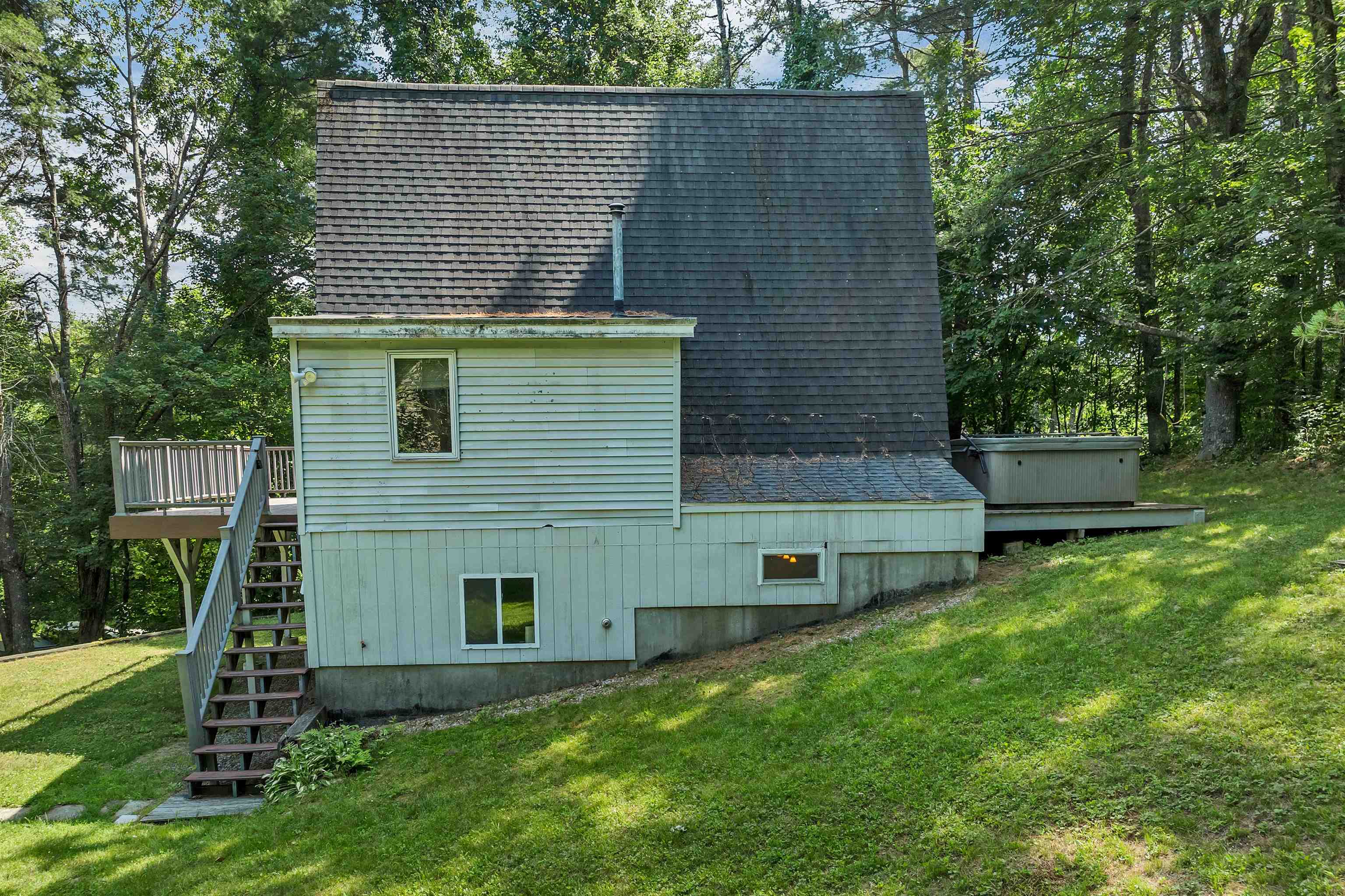 4 Rustic Shores Rd, Alton, NH 03809