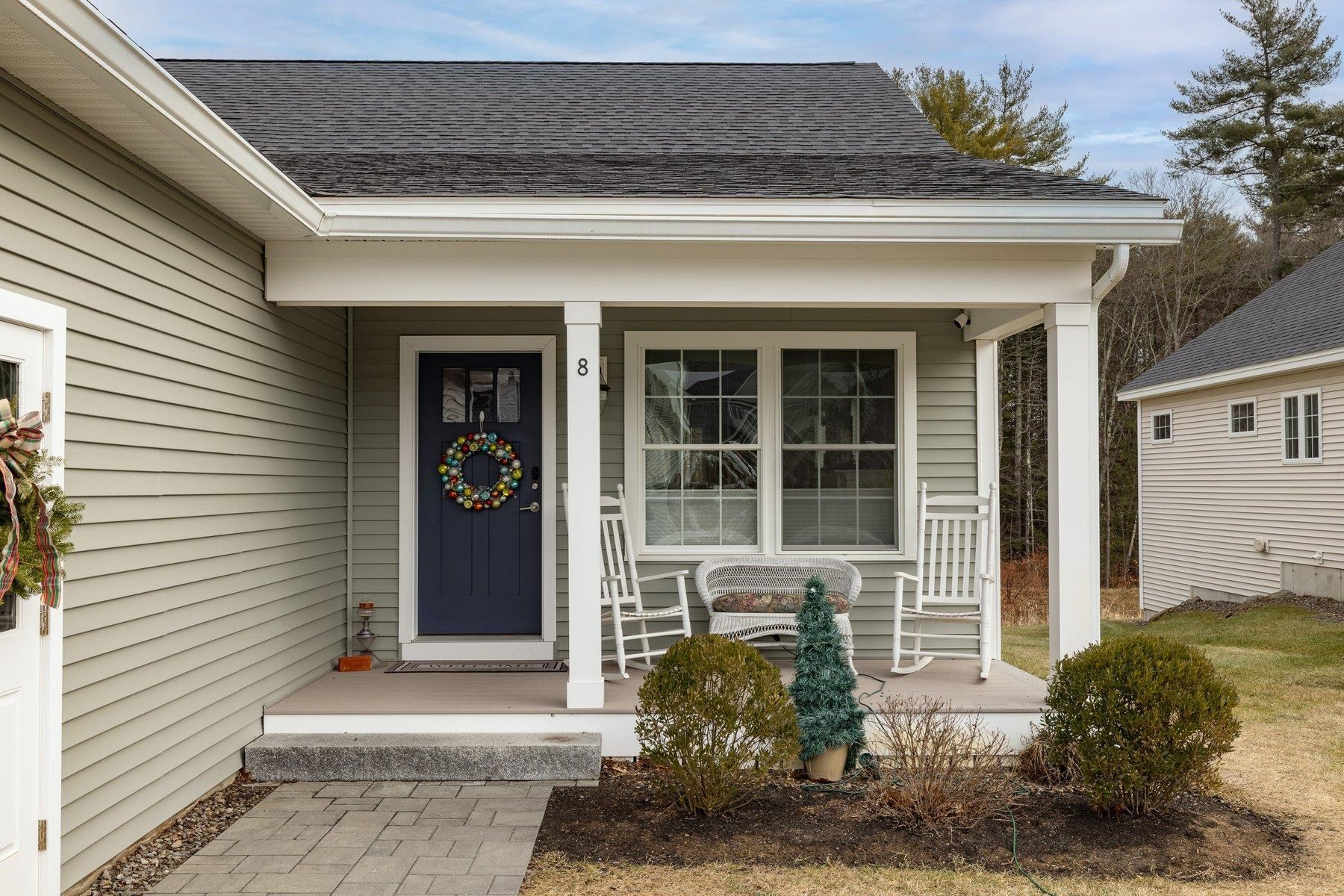 8 Mulberry Ln, Epping, NH 03042