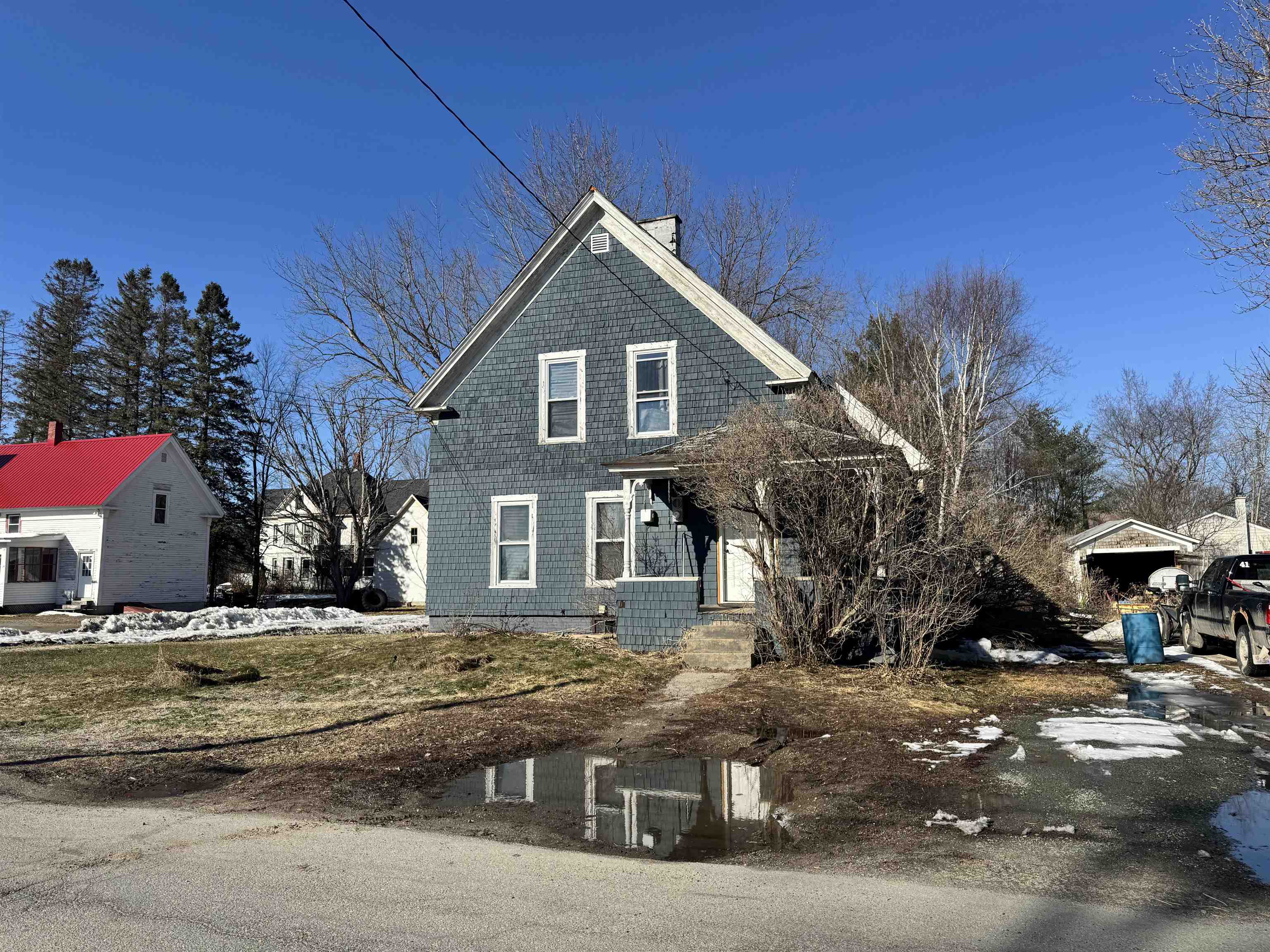 8 Kilkenny St, Lancaster, NH 03584