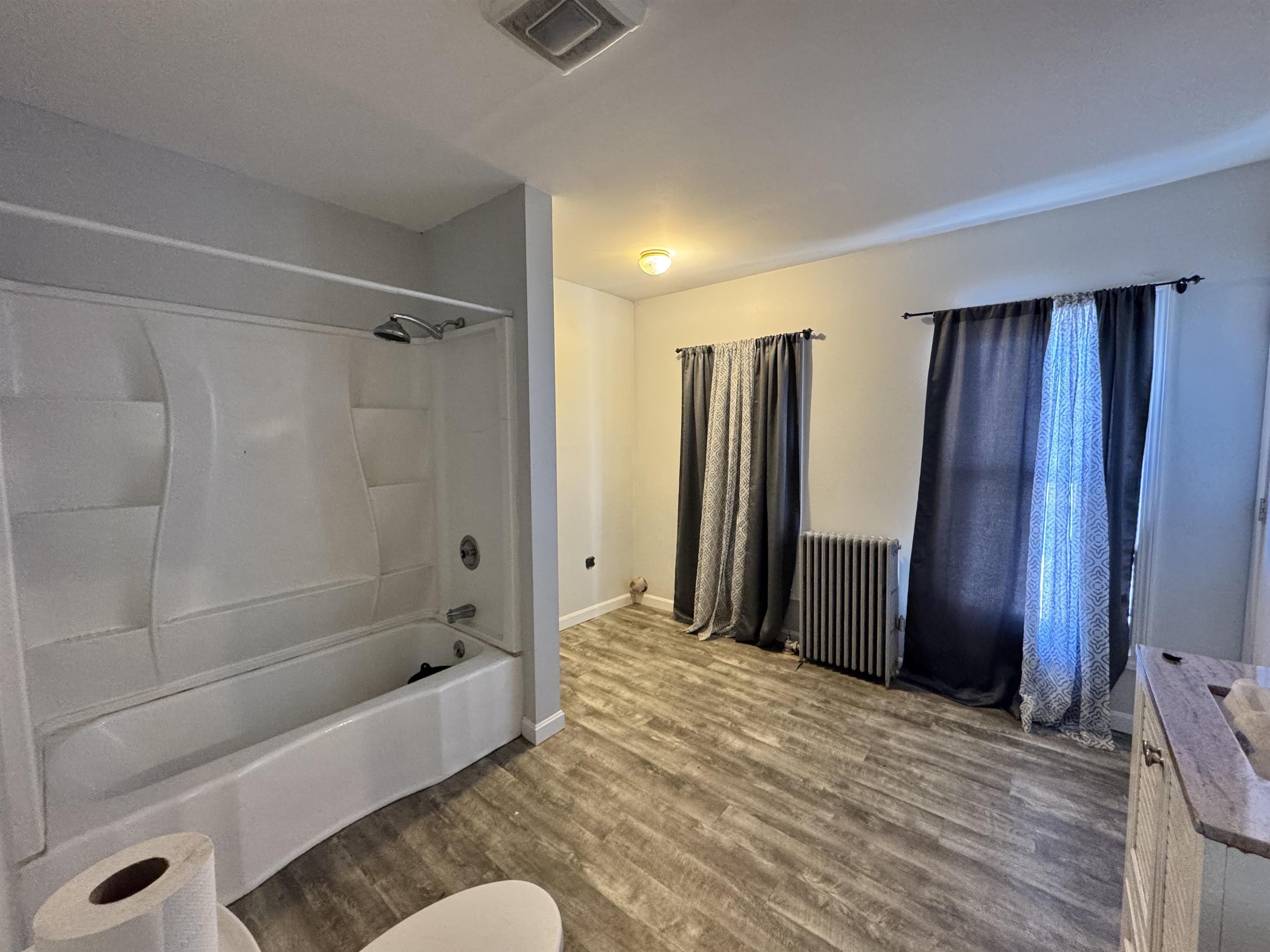 8 Kilkenny St, Lancaster, NH 03584