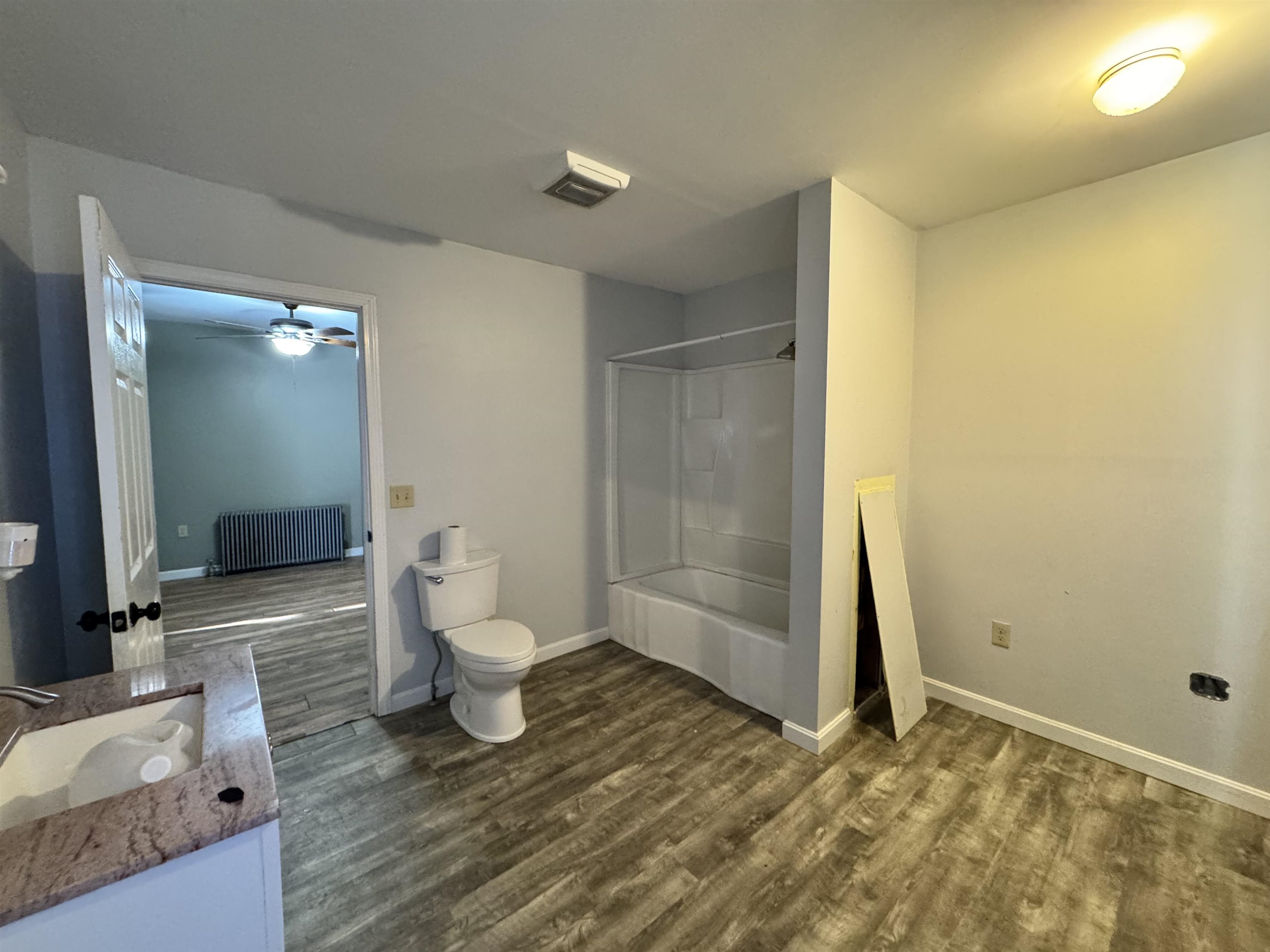 8 Kilkenny St, Lancaster, NH 03584