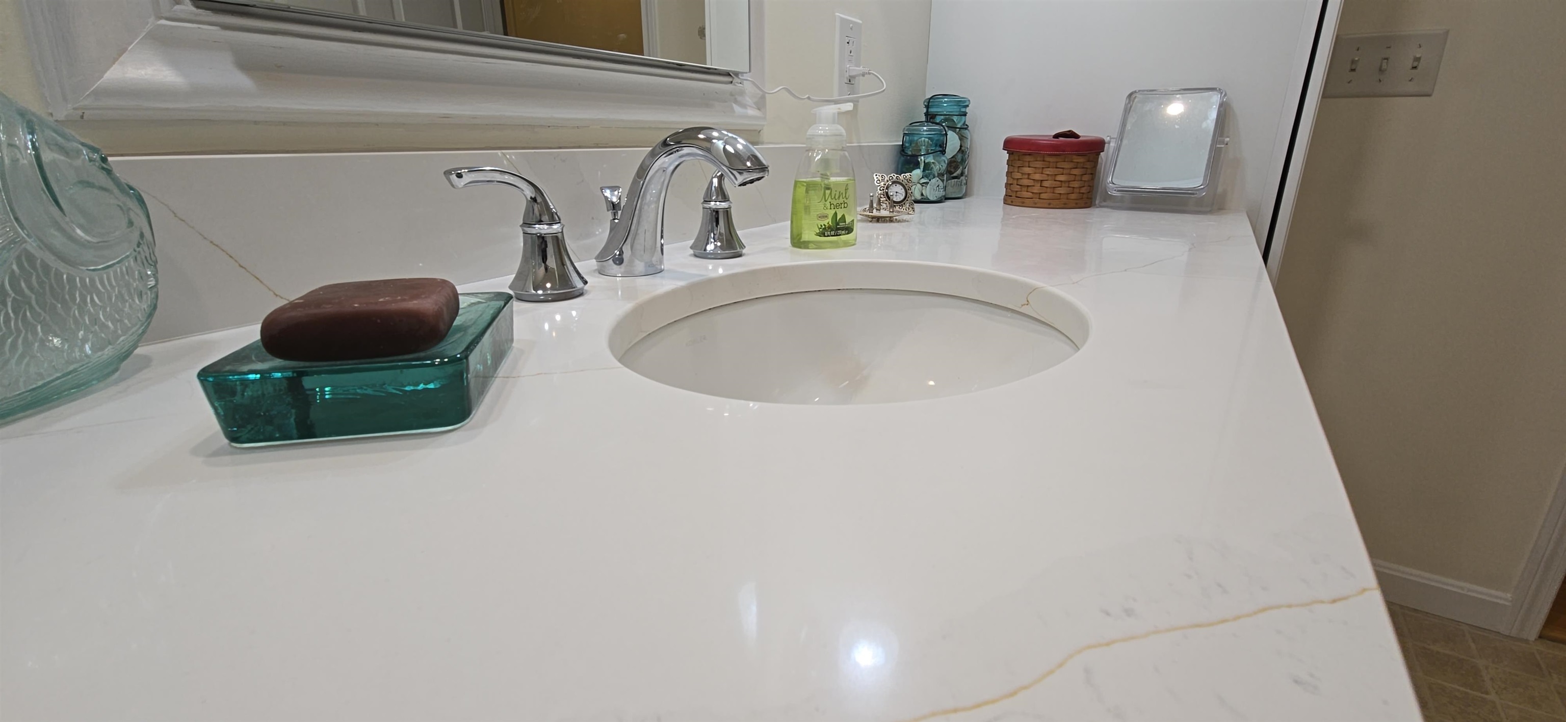 33 Old Stage Rd, Litchfield, NH 03052