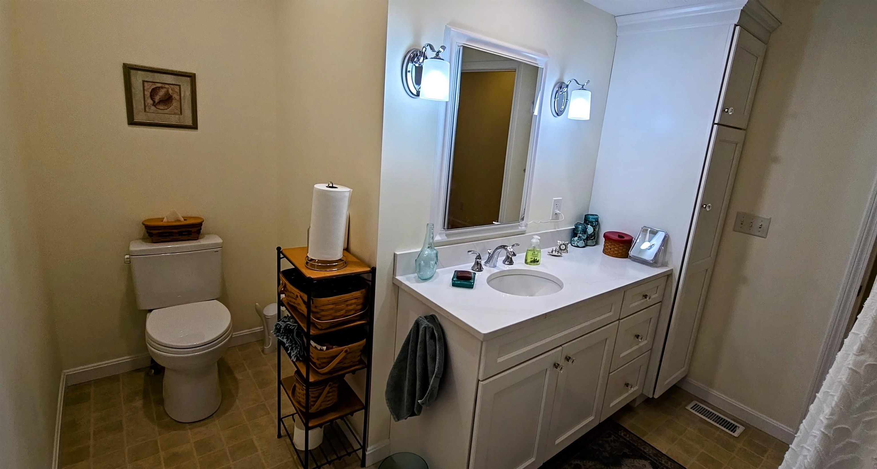 33 Old Stage Rd, Litchfield, NH 03052