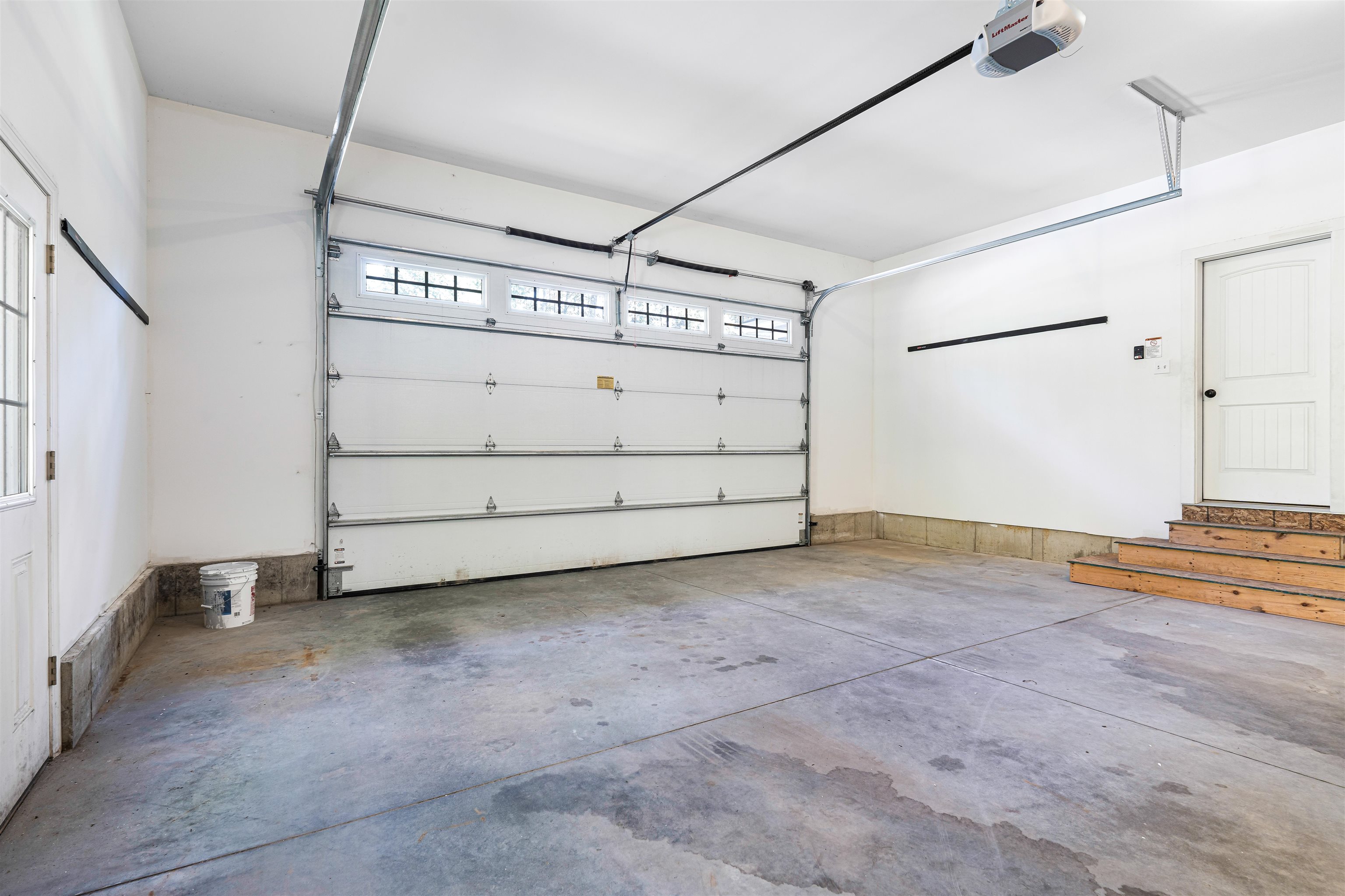 71 Range Rd, Alton, NH 03809