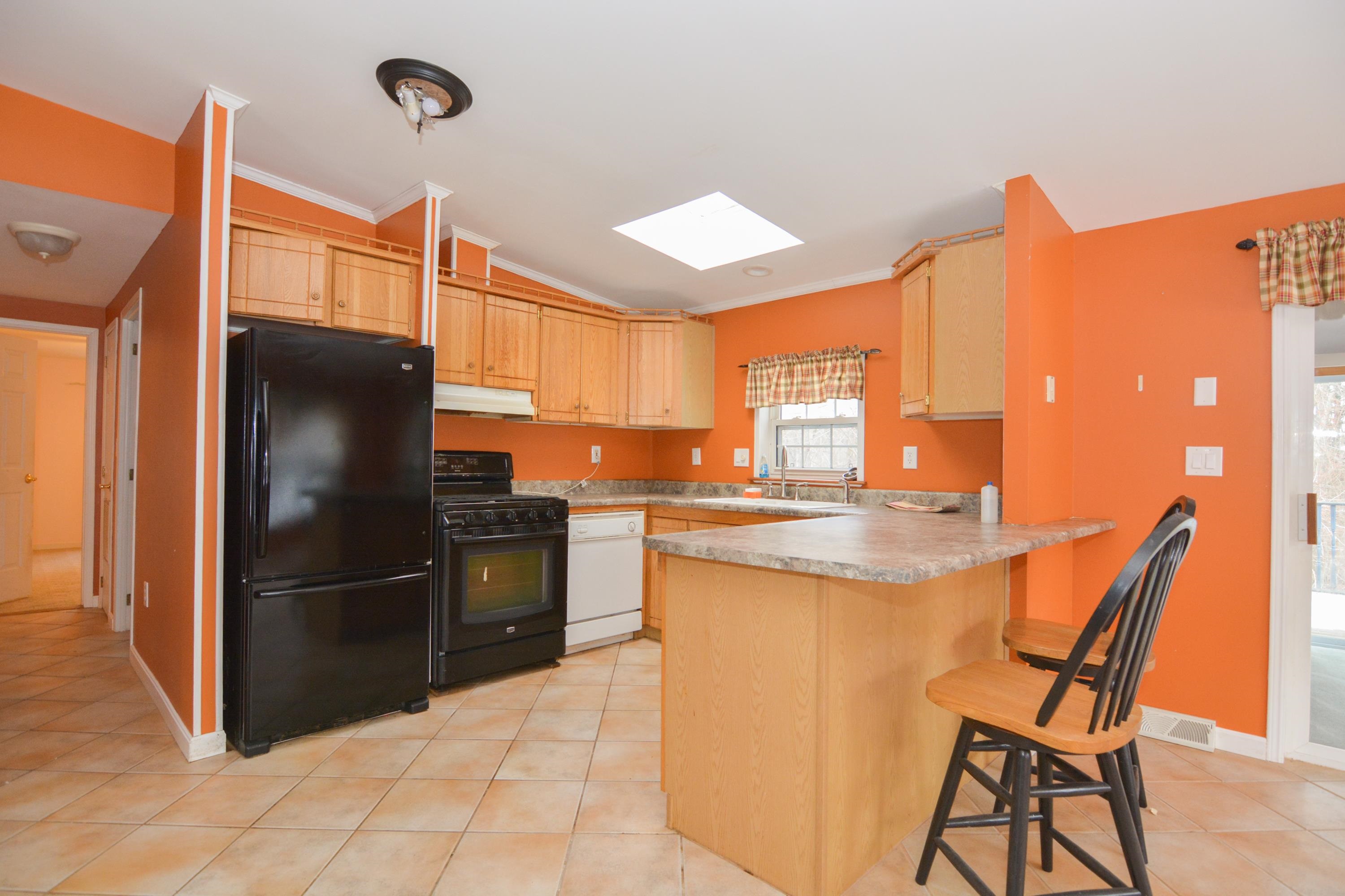 47 Campbell St, Salem, NH 03079