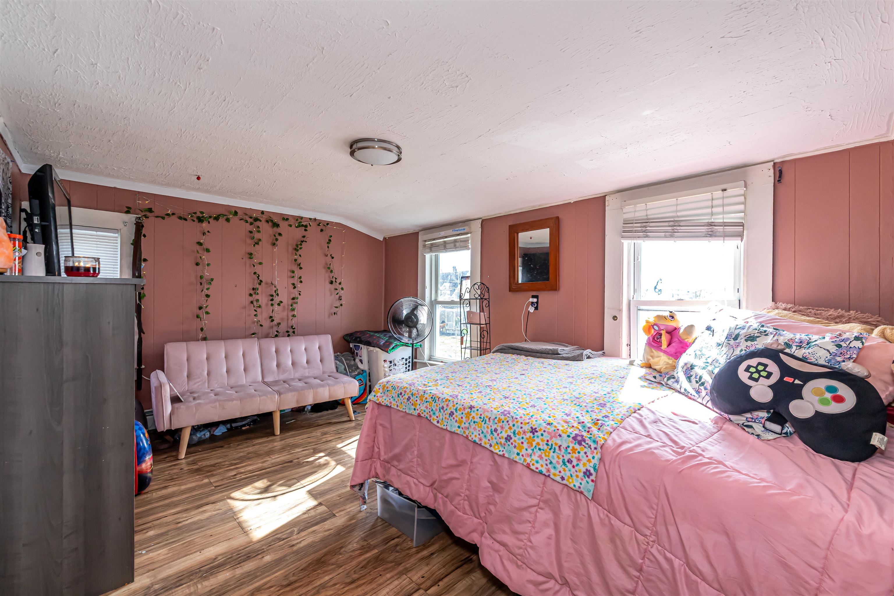 10 North Main St, Derry, NH 03038