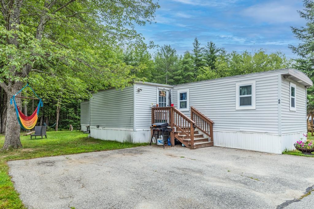 68 Moose Ln, Rochester, NH 03867