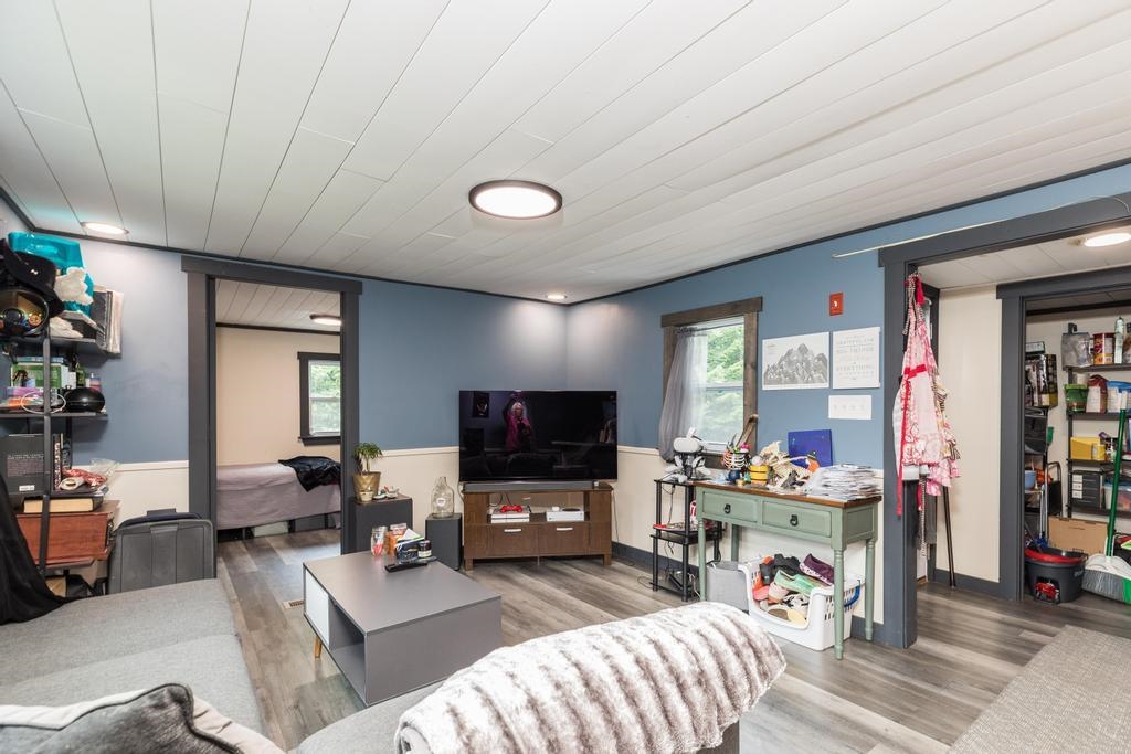 68 Moose Ln, Rochester, NH 03867