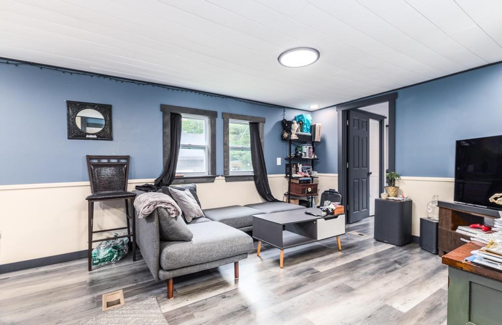 68 Moose Ln, Rochester, NH 03867