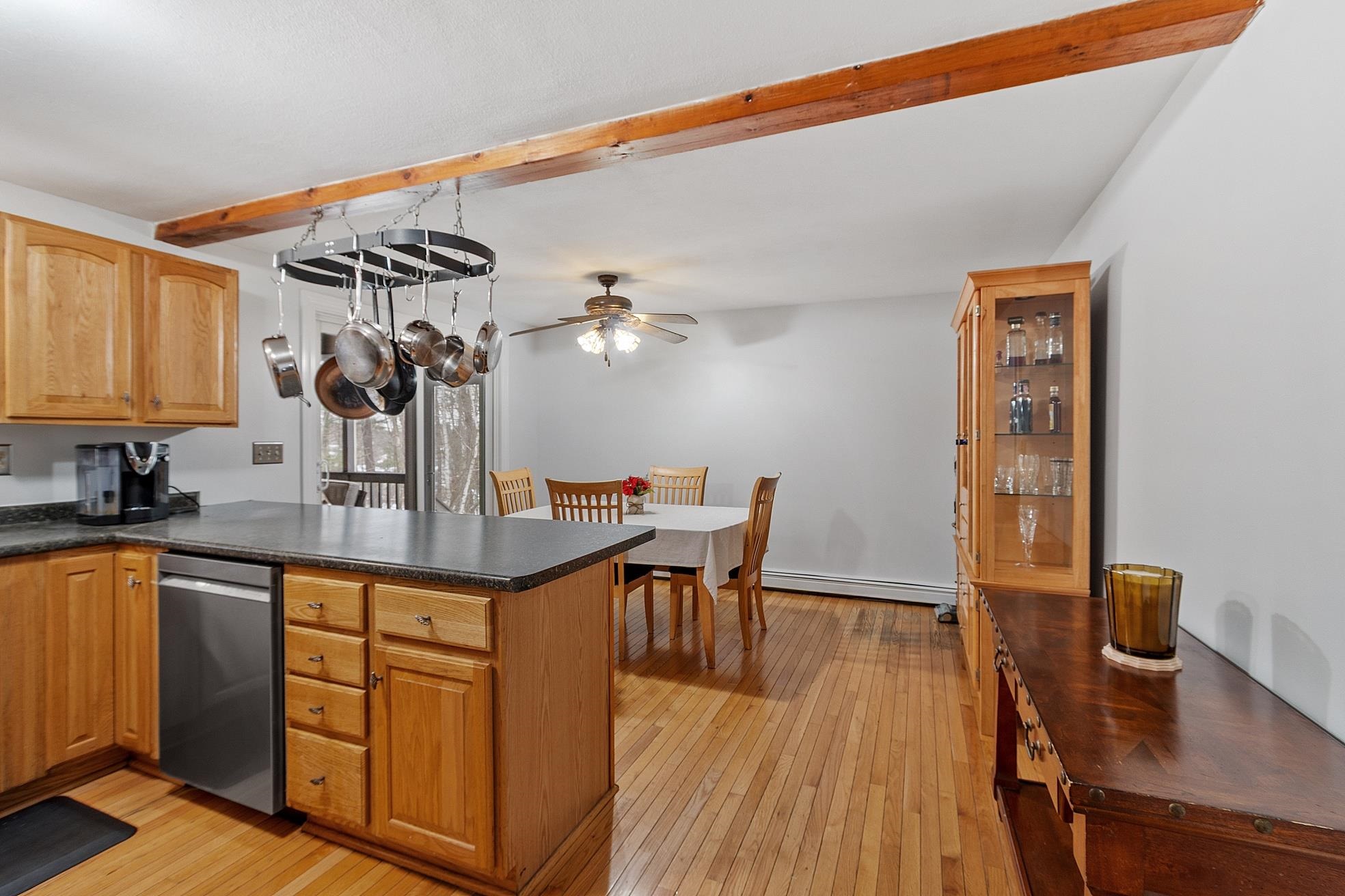 8 Blueberry Rd, Derry, NH 03038