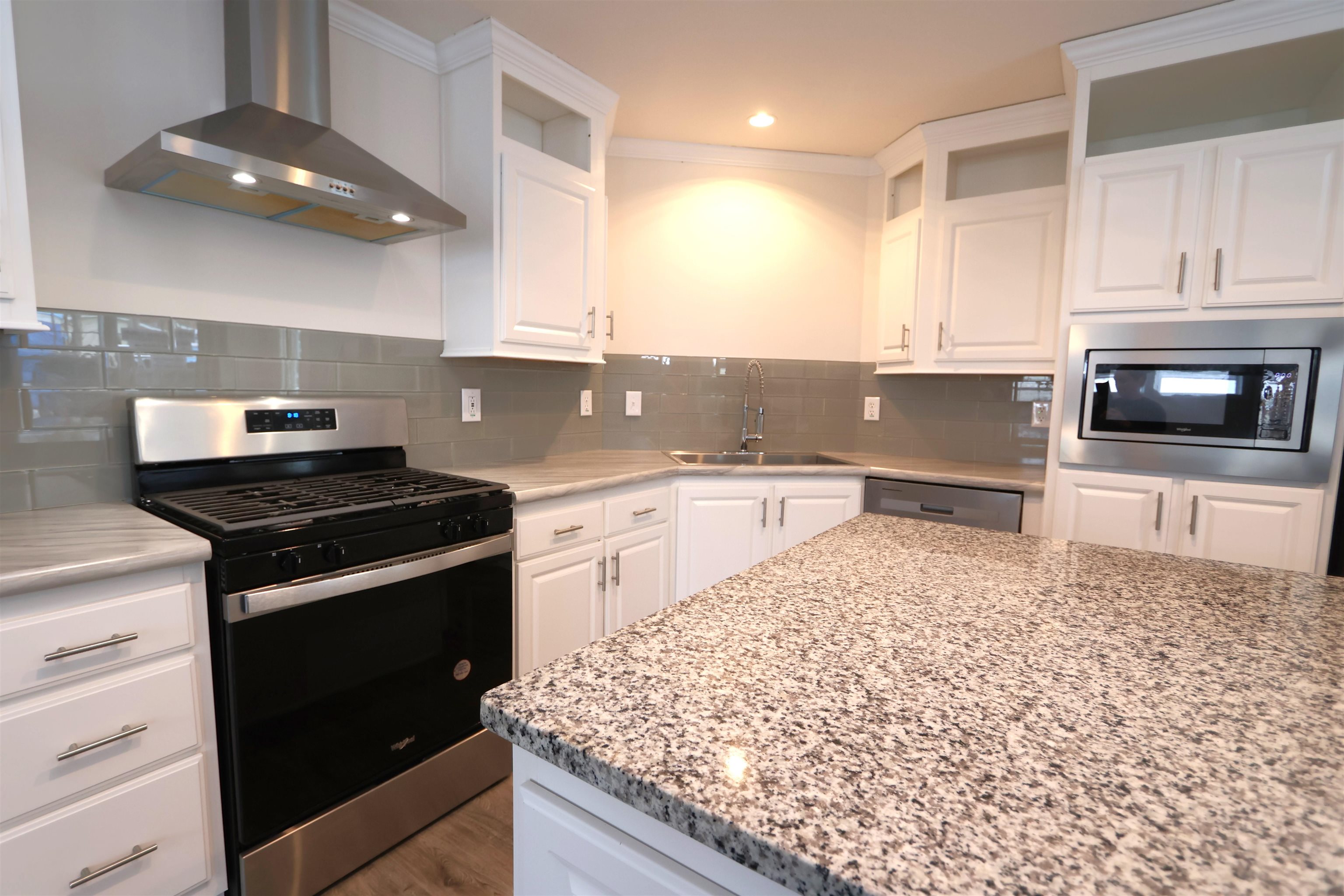 609 Canterbury Dr, Exeter, NH 03833