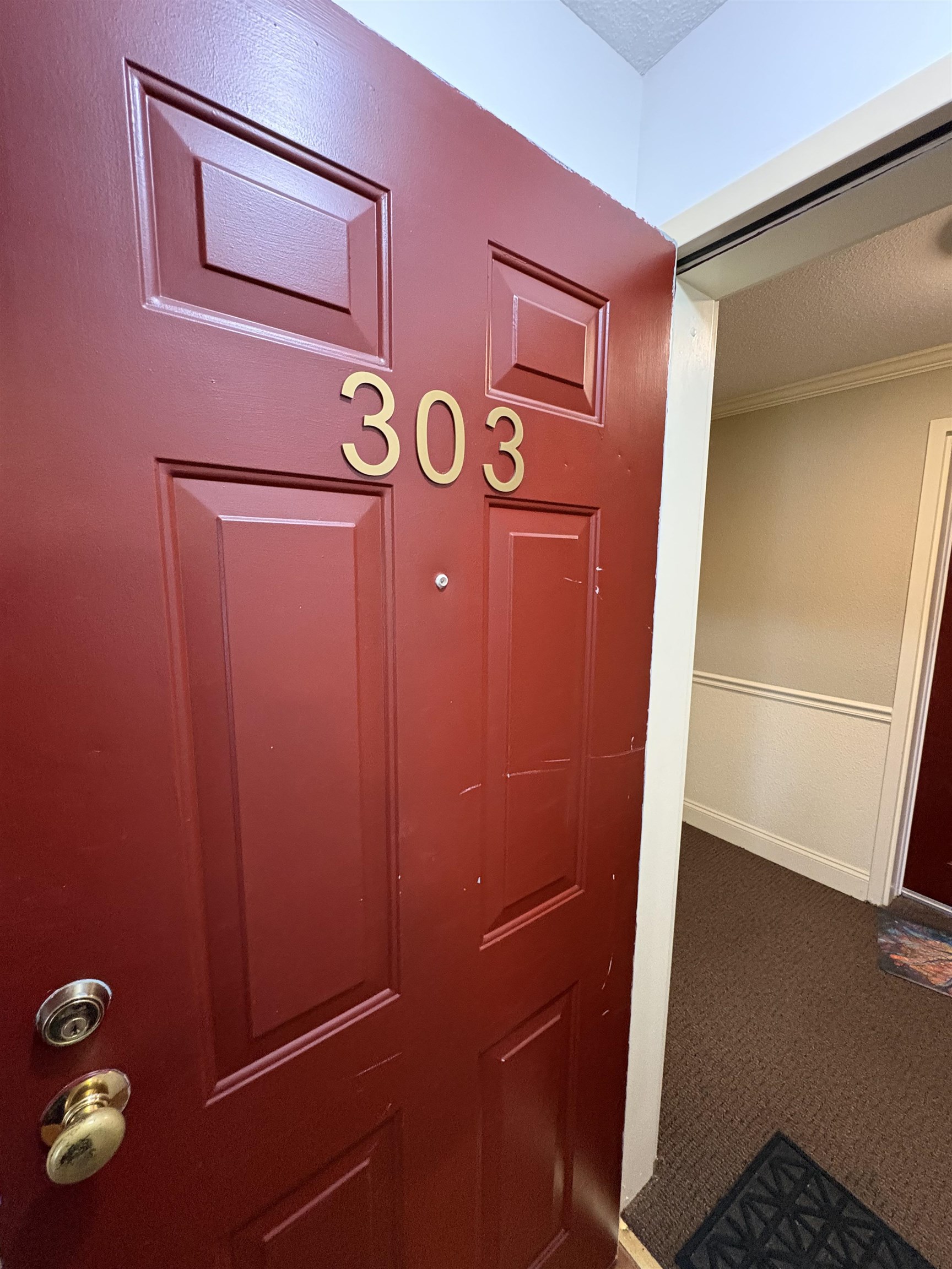 2 Roedean Dr, Nashua, NH 03063