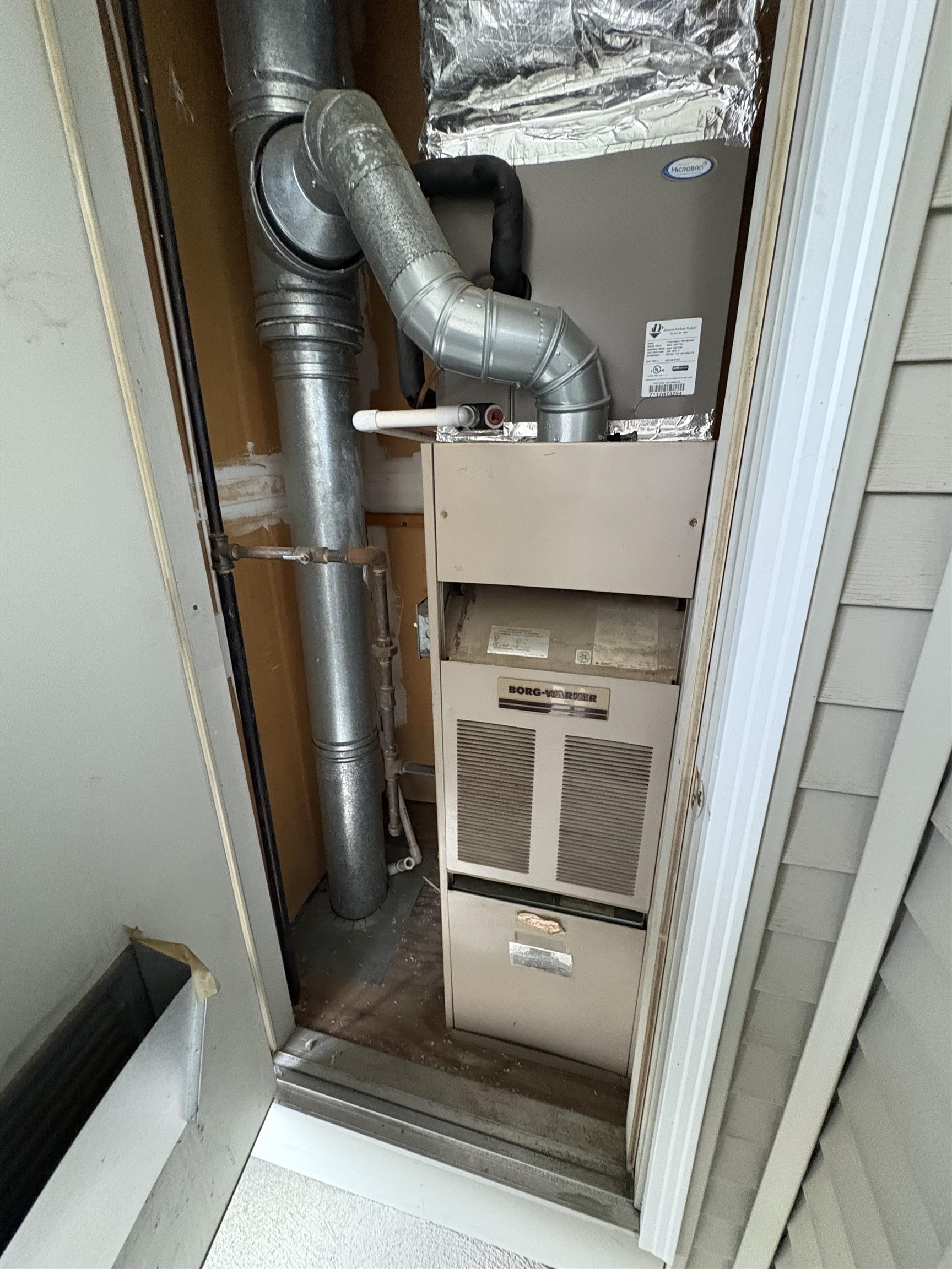 2 Roedean Dr, Nashua, NH 03063