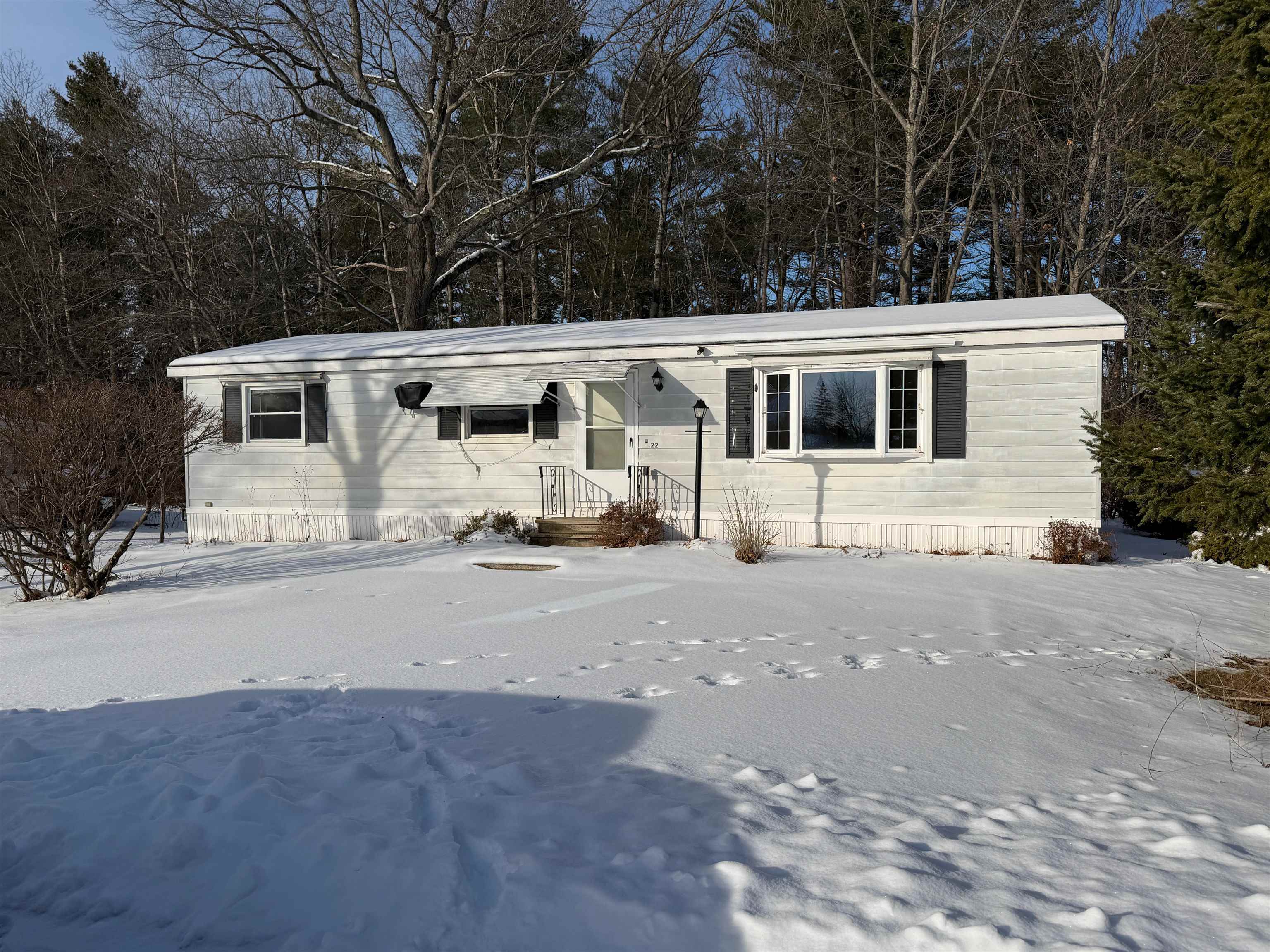 22 Fairfield Dr, Concord, NH 03301