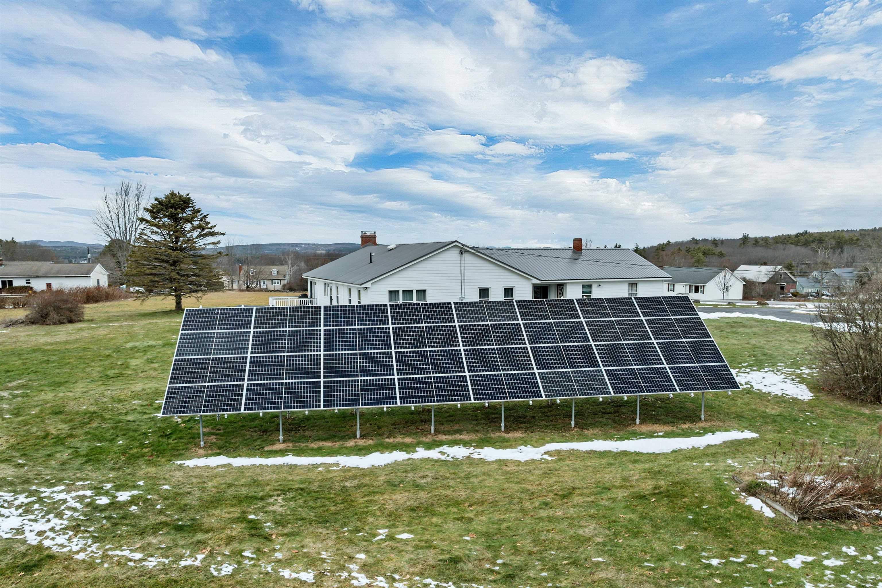 5 Greenwood Dr, Northfield, NH 03276