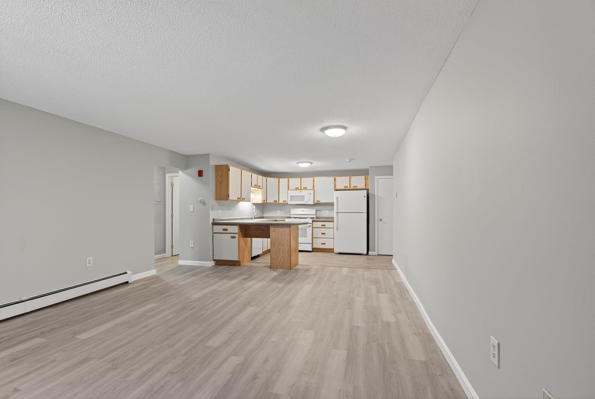 6 Knights Bridge Dr, Nashua, NH 03063