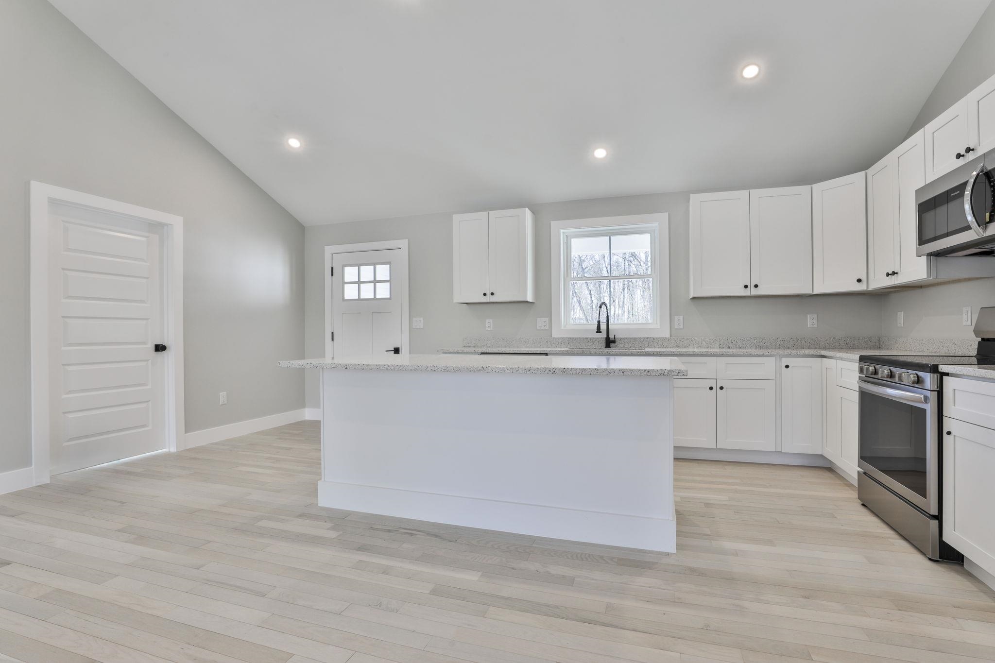 12 Thompson Crossing Rd, Antrim, NH 03440