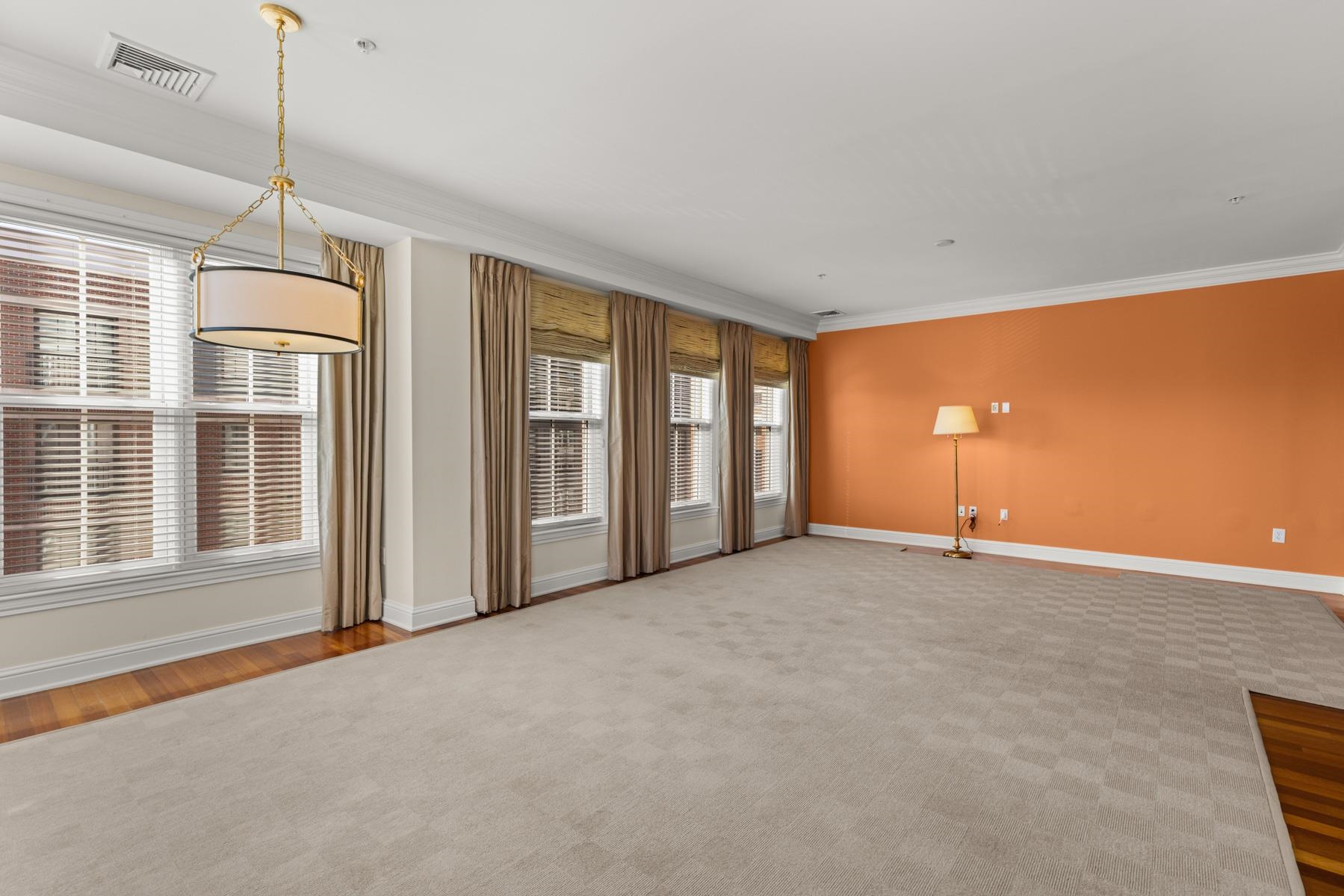 77 Hanover St, Portsmouth, NH 03801