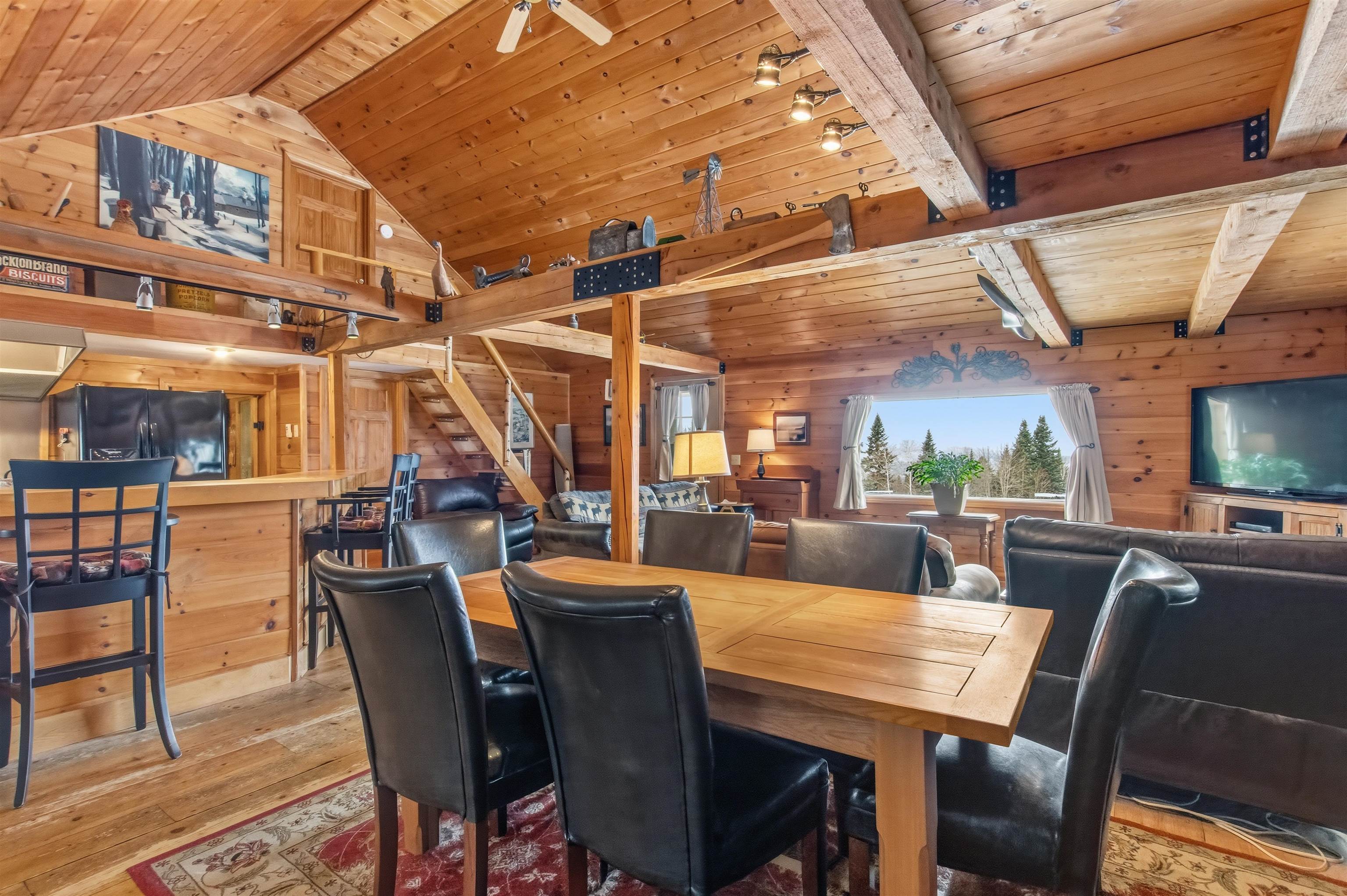 711 Piper Hill Rd, Stewartstown, NH 03576