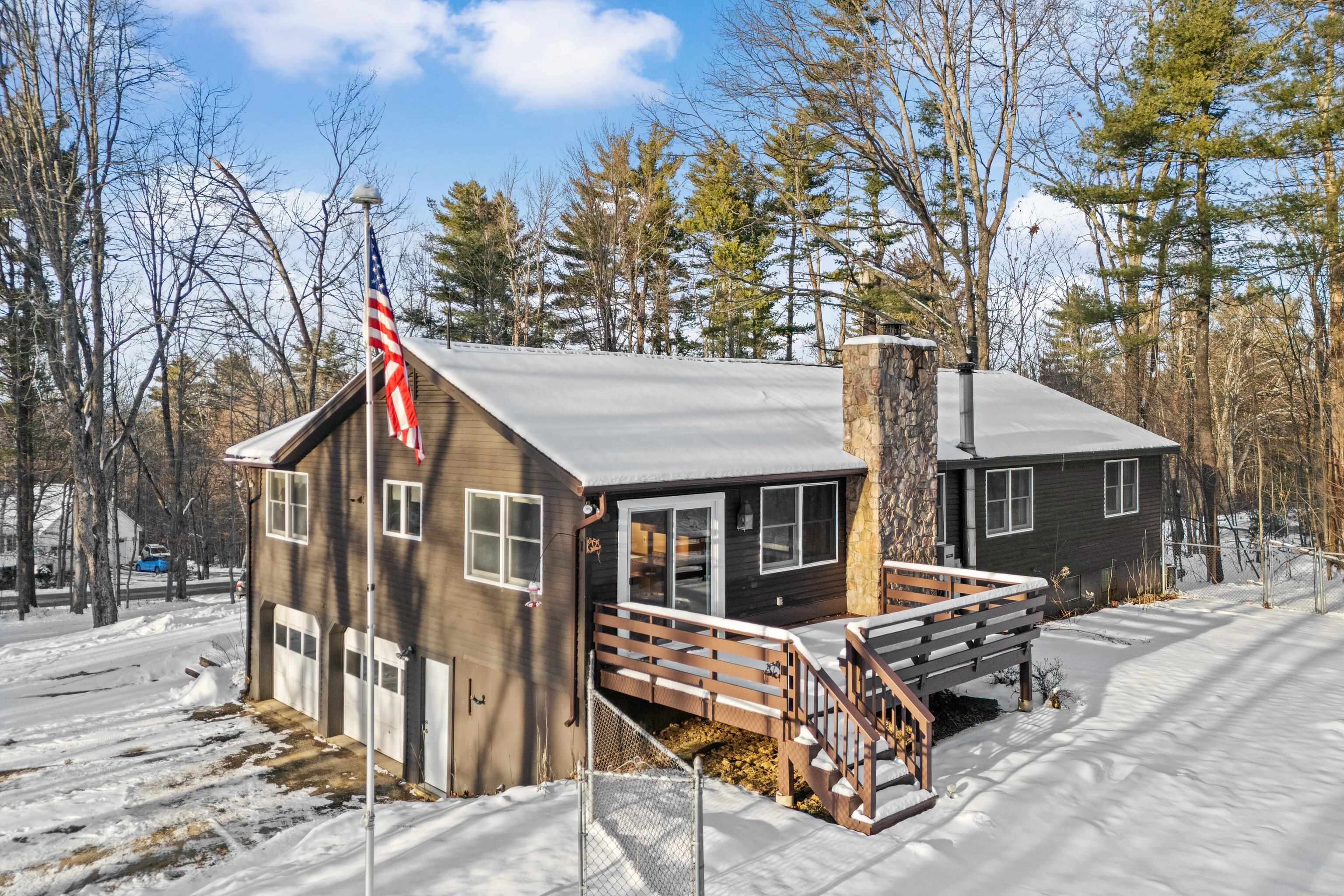 25 Sherwood Forest Dr, Gilford, NH 03249