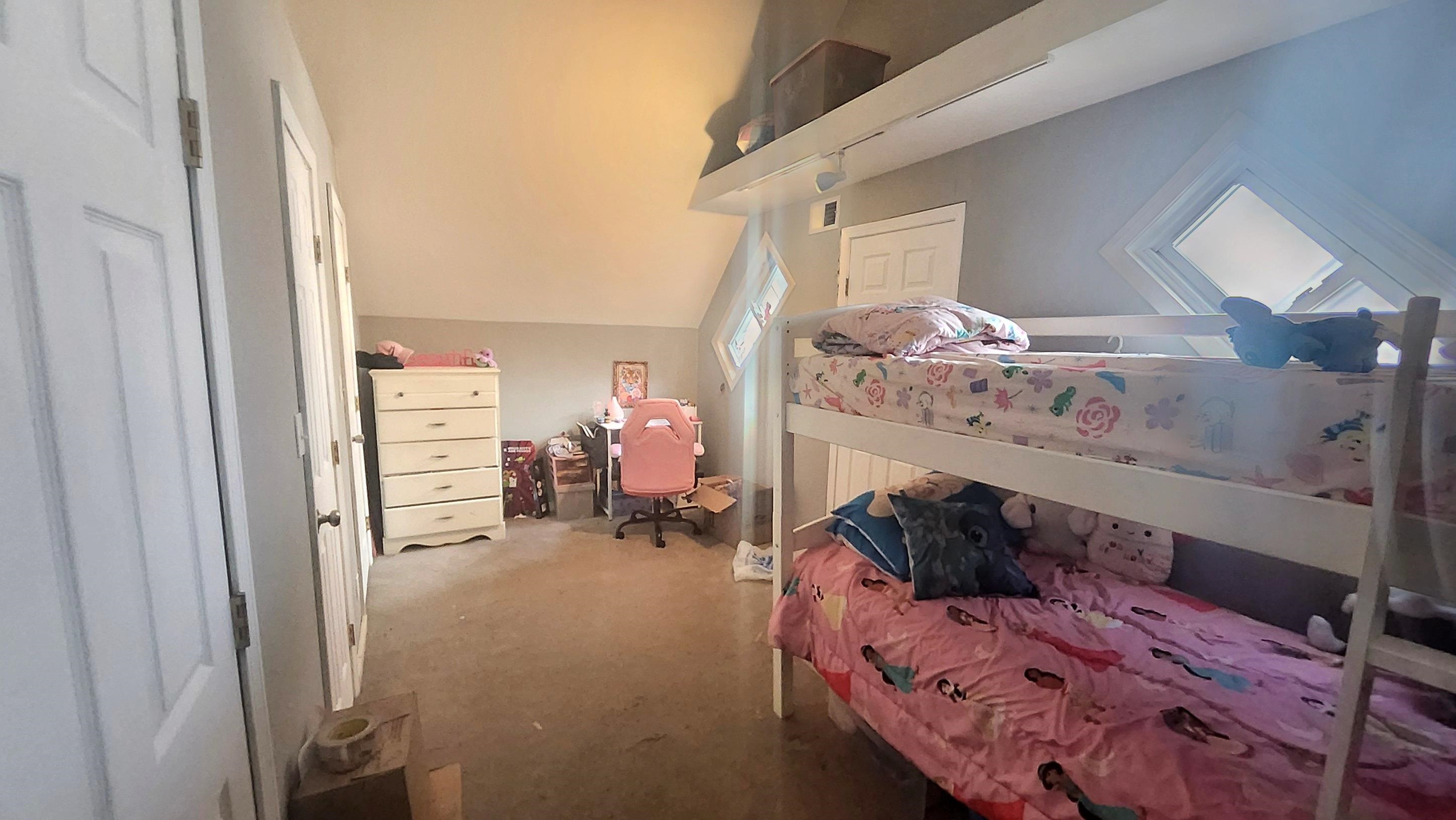 87 Parker St, Manchester, NH 03102