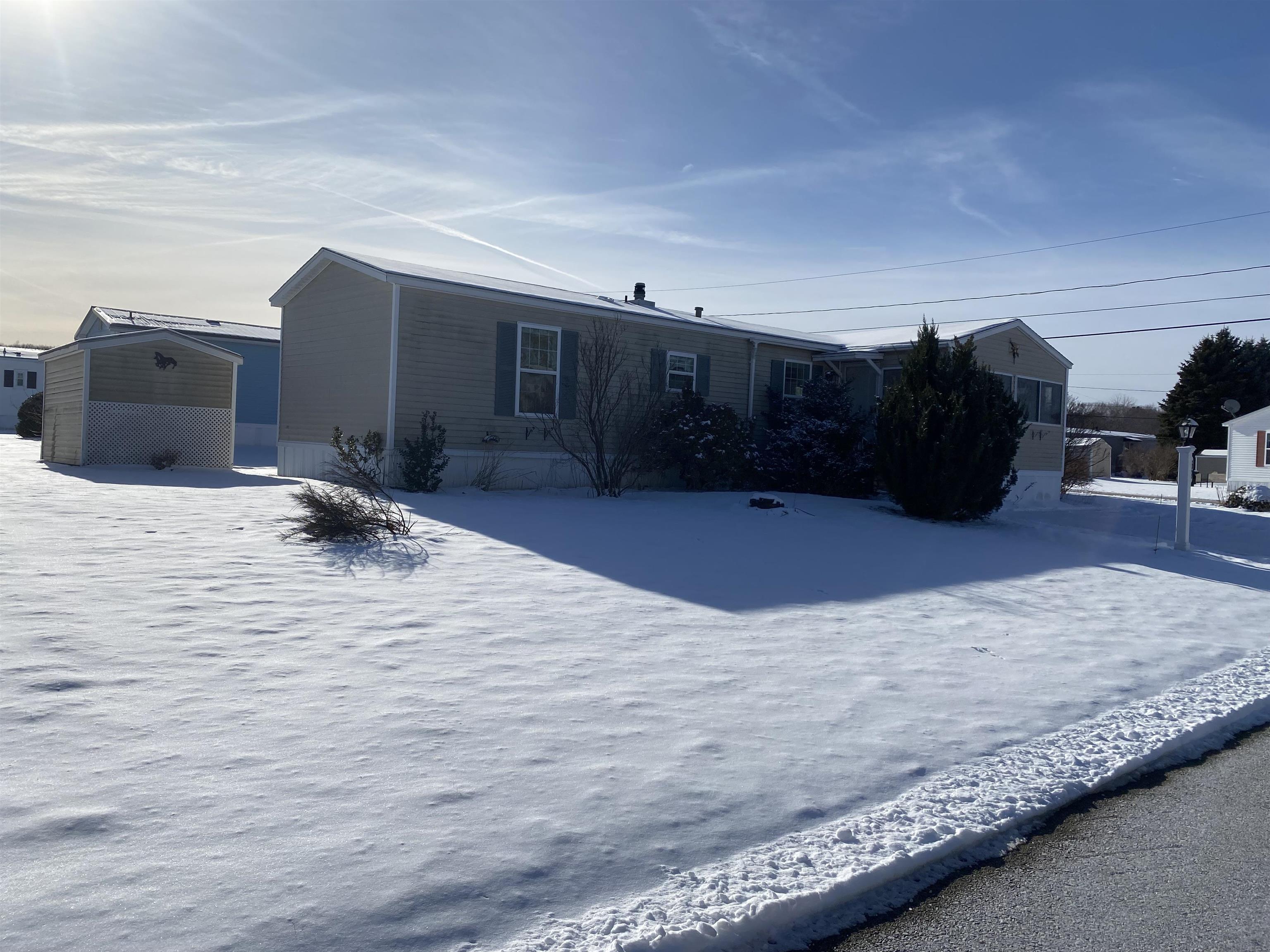 69 Nashville St, Seabrook, NH 03874