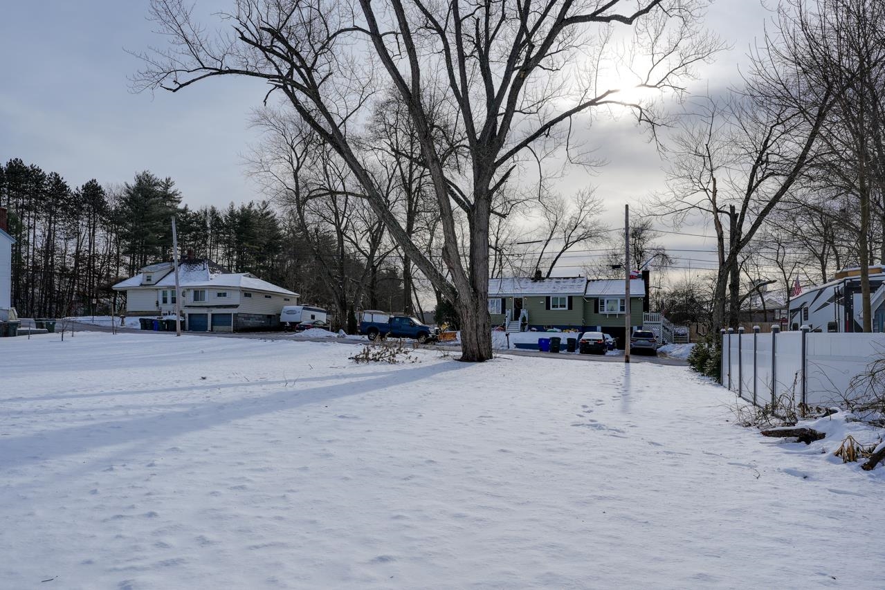 48 Greenleaf St, Manchester, NH 03103