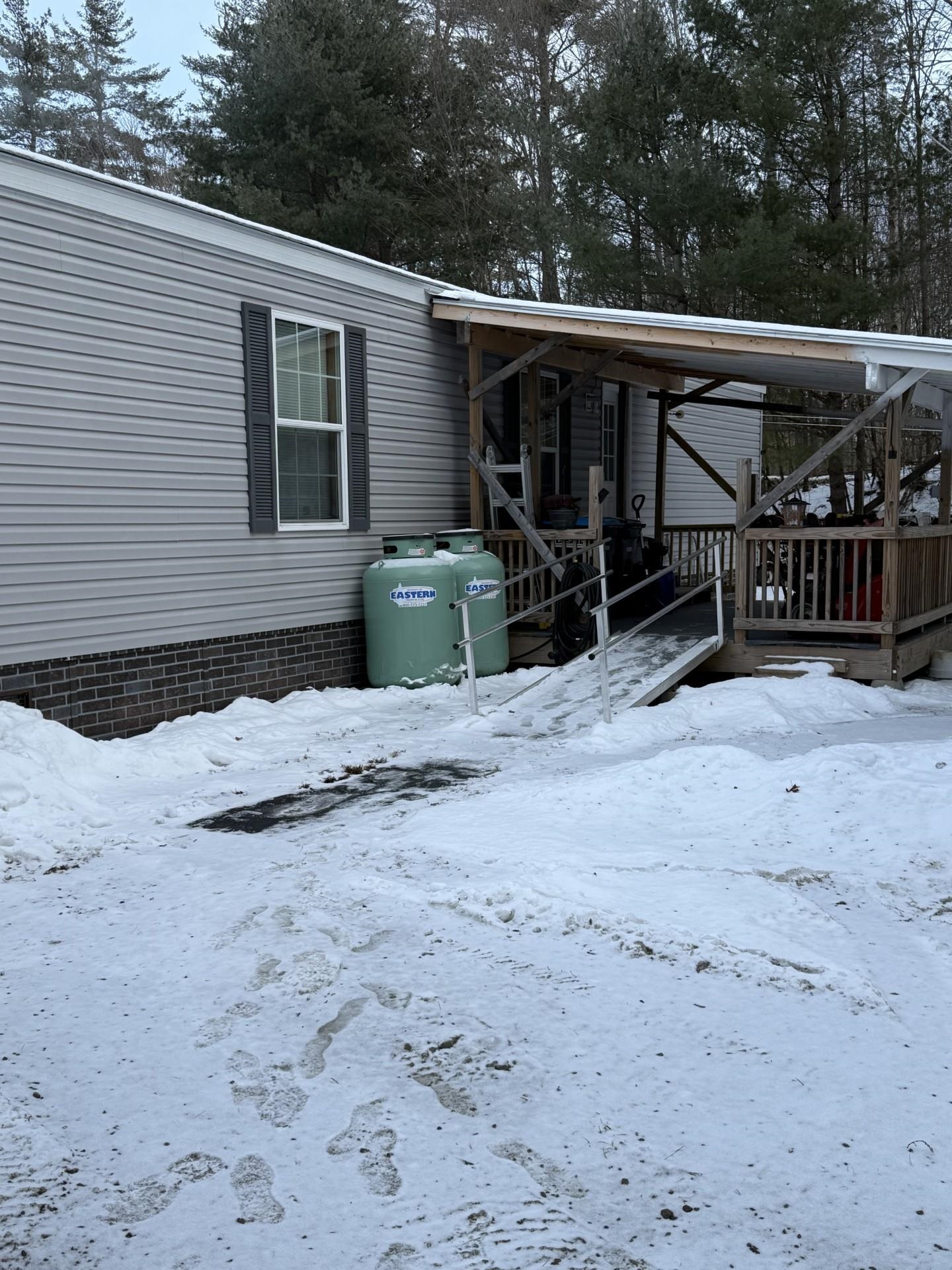 34 Ponderosa Pk, Charlestown, NH 03603