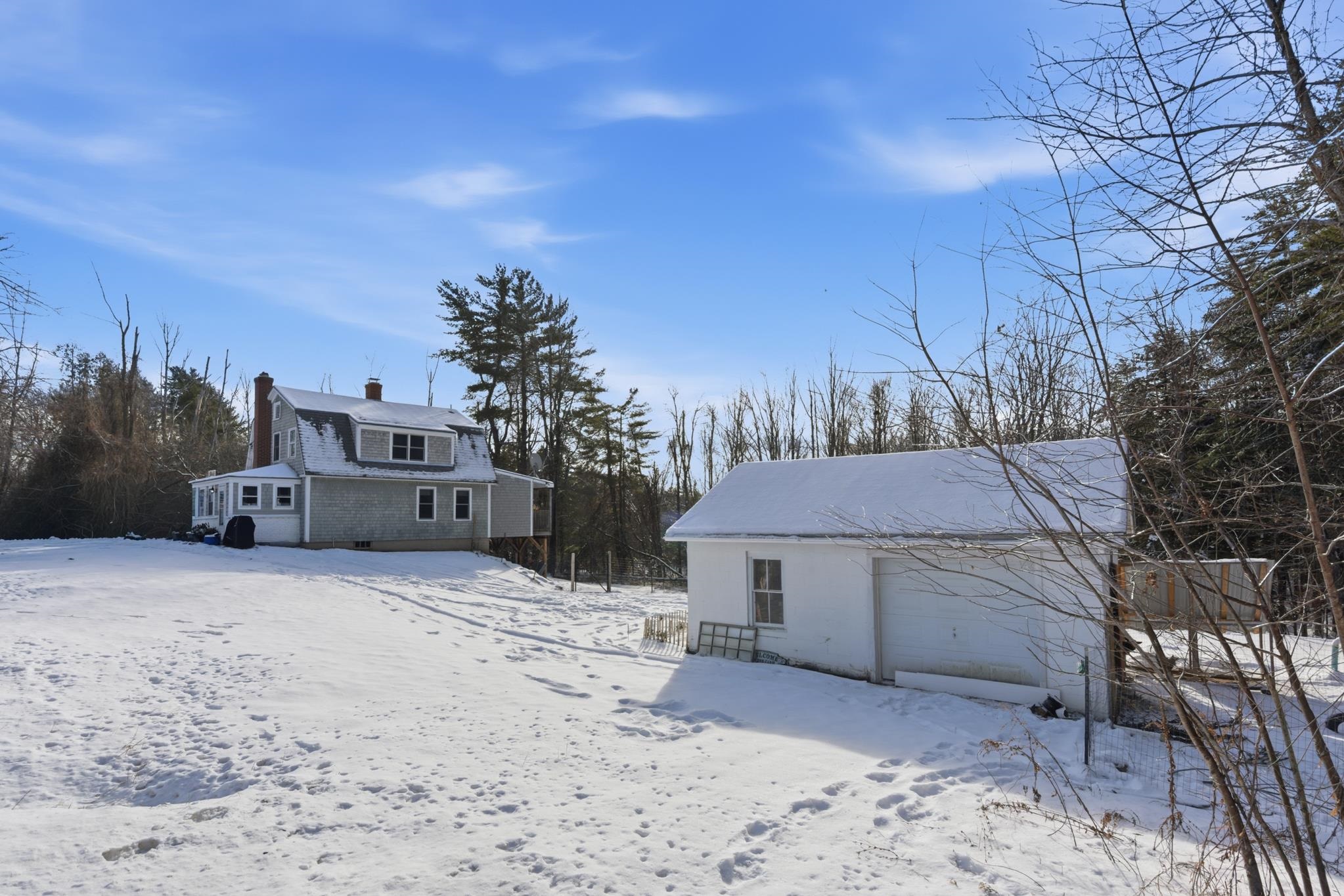 557 Wentworth Rd, Brookfield, NH 03872