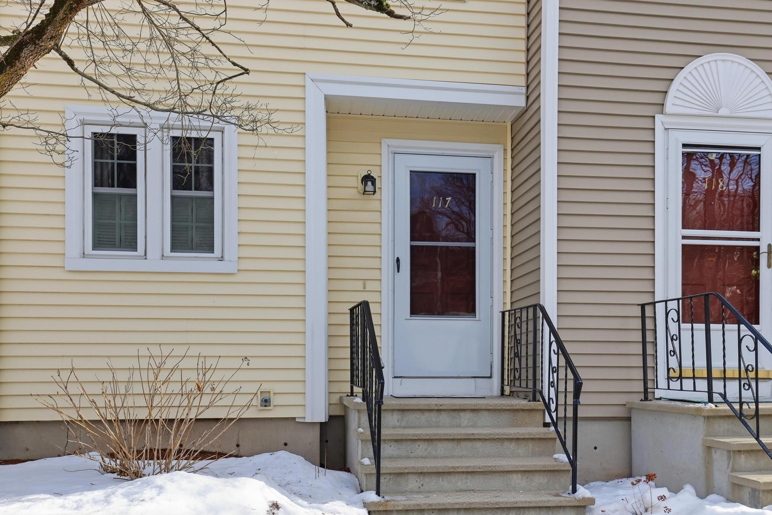 117 Fox Hollow Way, Manchester, NH 03104