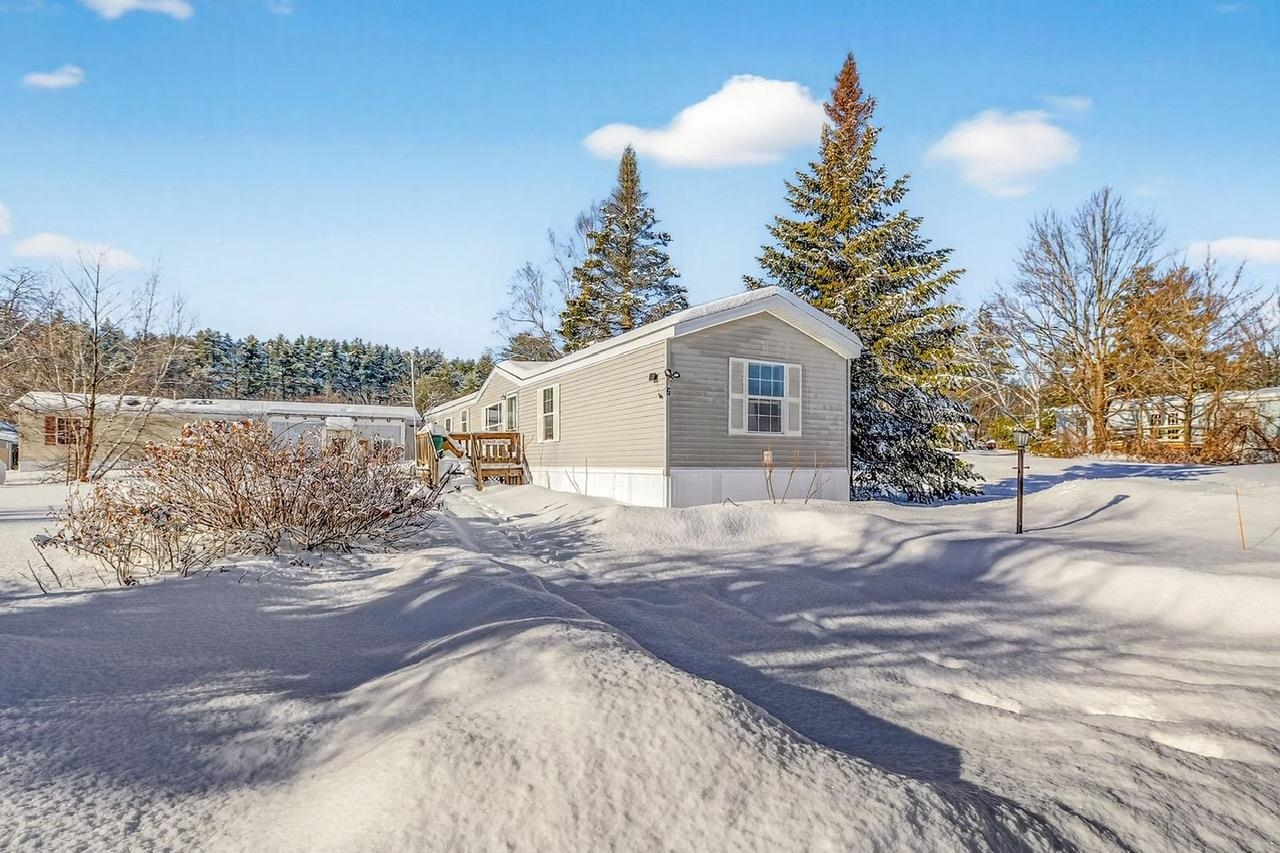 7 Puritan Ln, Ossipee, NH 03814