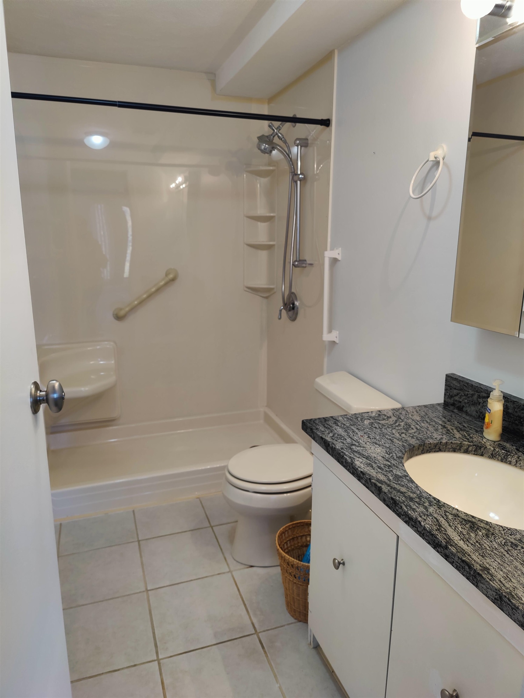 55 River Rd #5B, Manchester, NH 03104