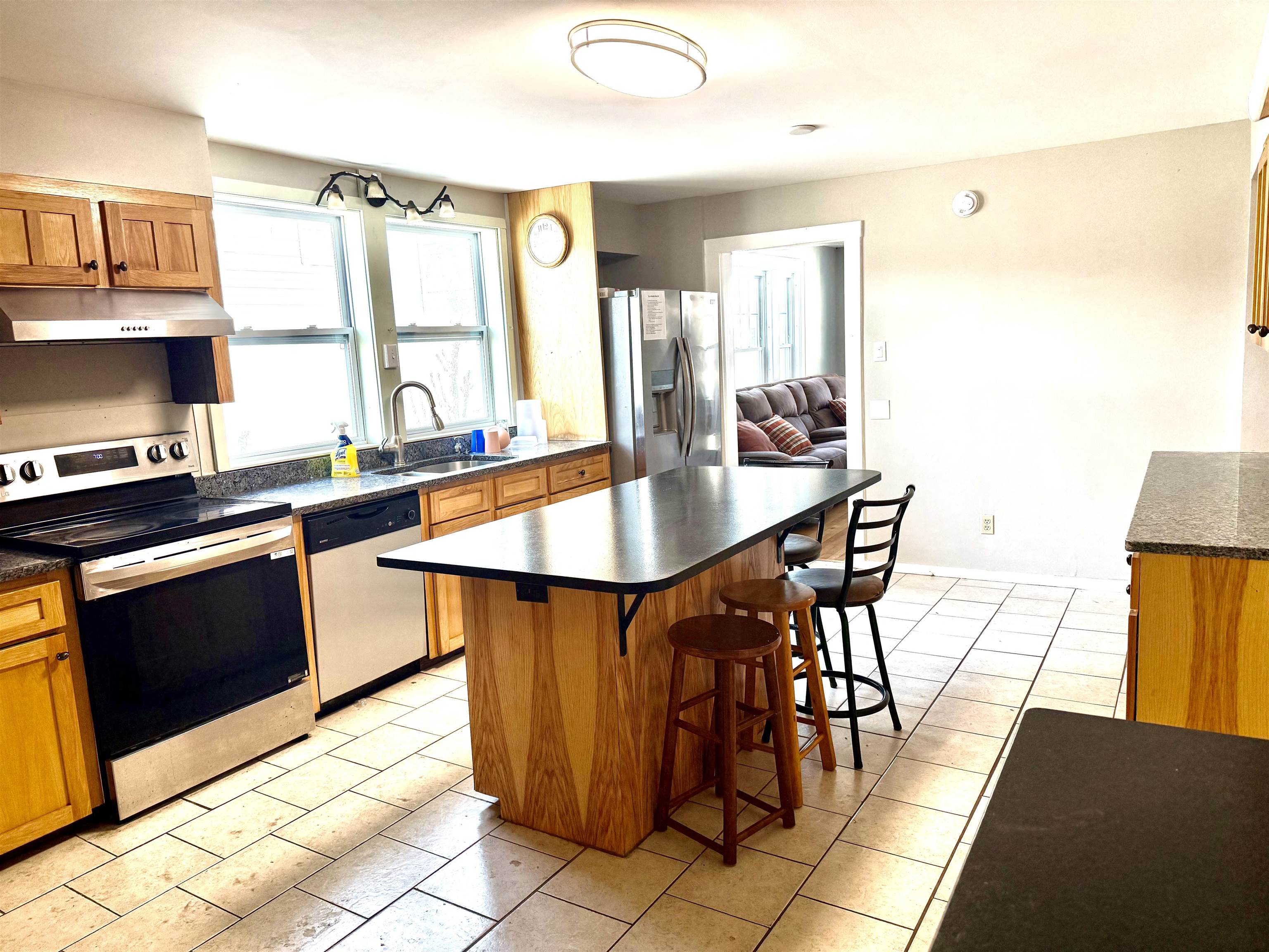 36 Spring St, Newport, NH 03773