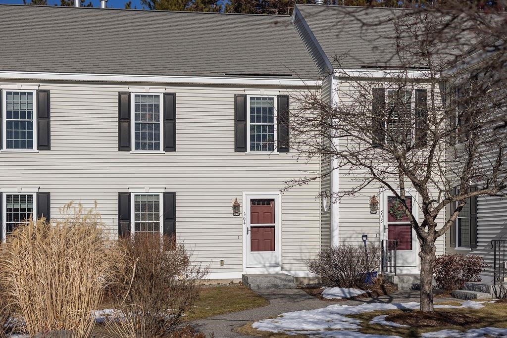 304 River Grant Dr, Hopkinton, NH 03229